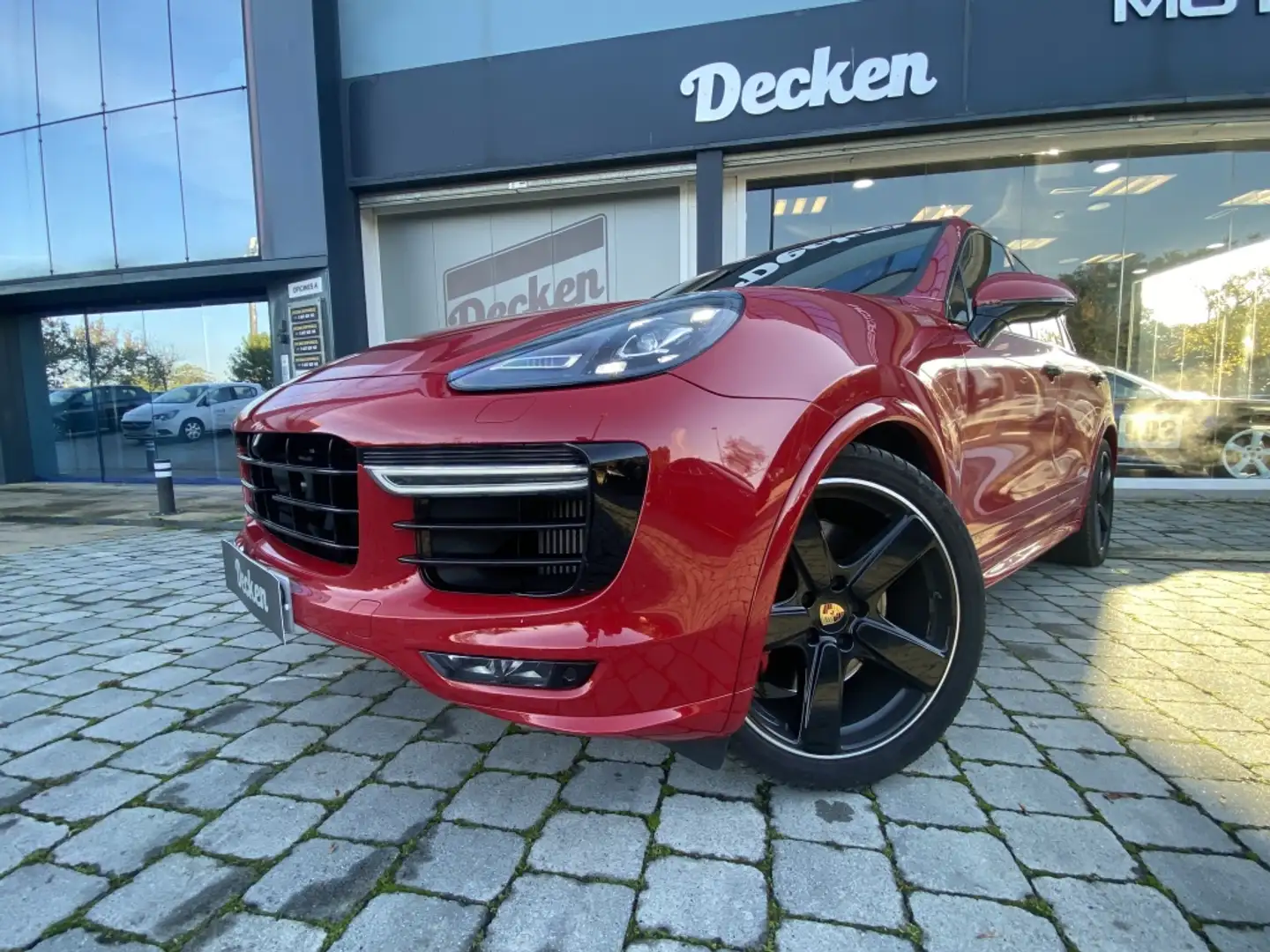 Porsche Cayenne GTS Aut. Rot - 2