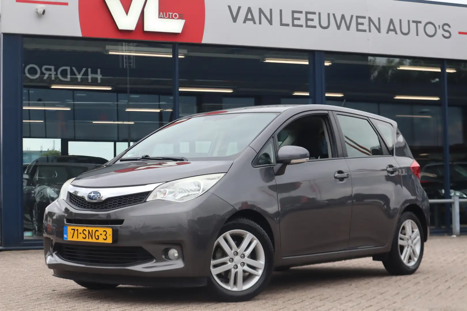 Subaru Trezia 1.3 Luxury | Nieuw Binnen | Trekhaak | Cruise | Li Gris - 1