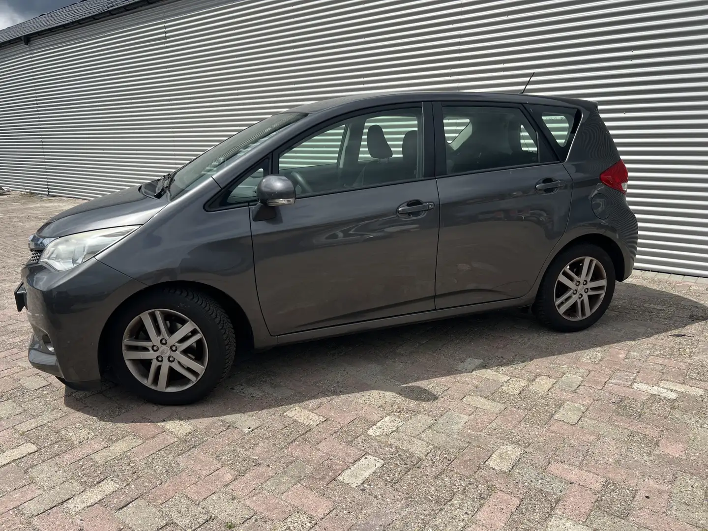 Subaru Trezia 1.3 Luxury | Nieuw Binnen | Trekhaak | Cruise | Li Grey - 2
