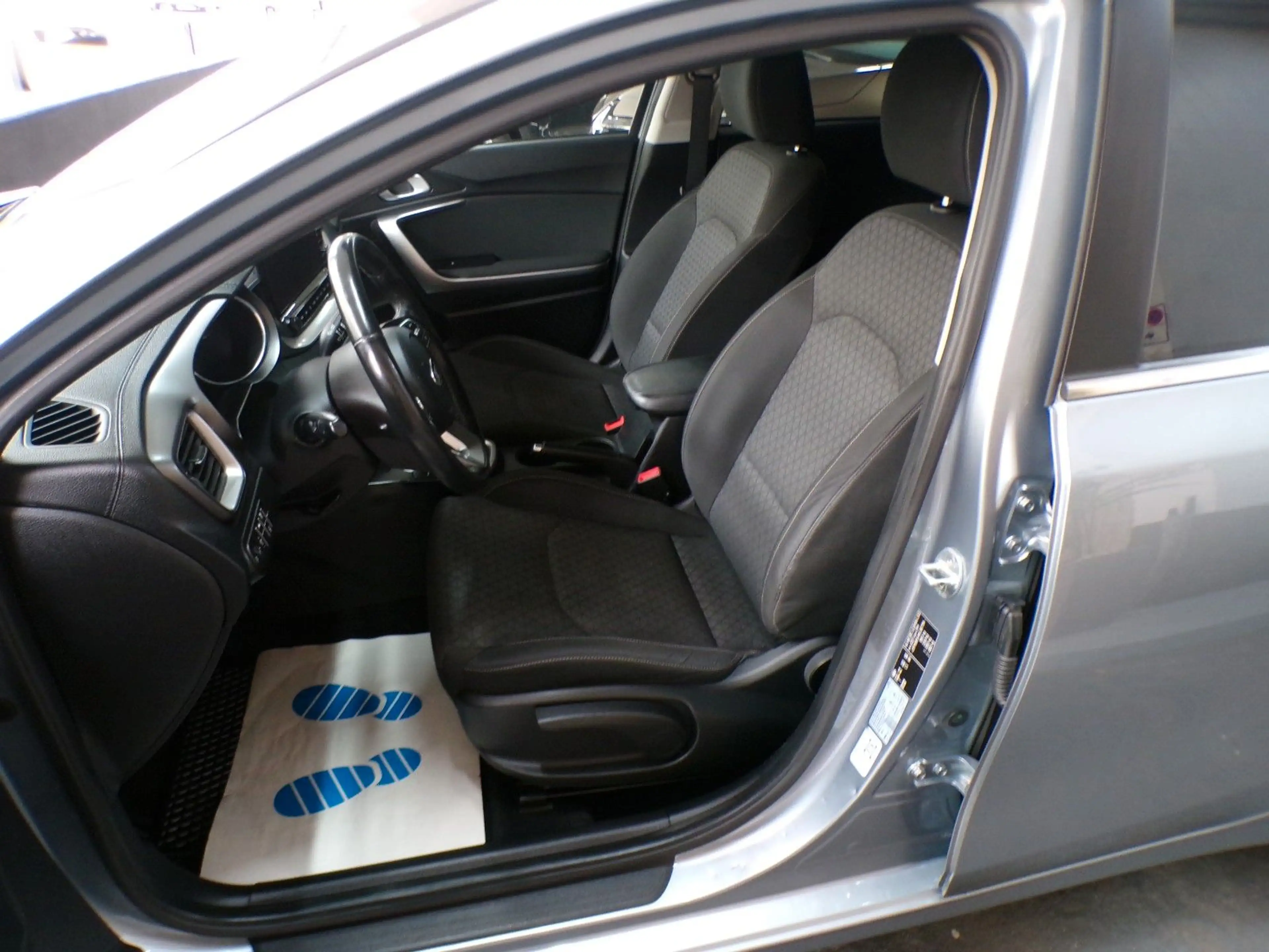 Kia Ceed SW / cee'd SW Cee'd Sportswagon/Garantie/Klima/Navi/TÜV NEU — photo 11