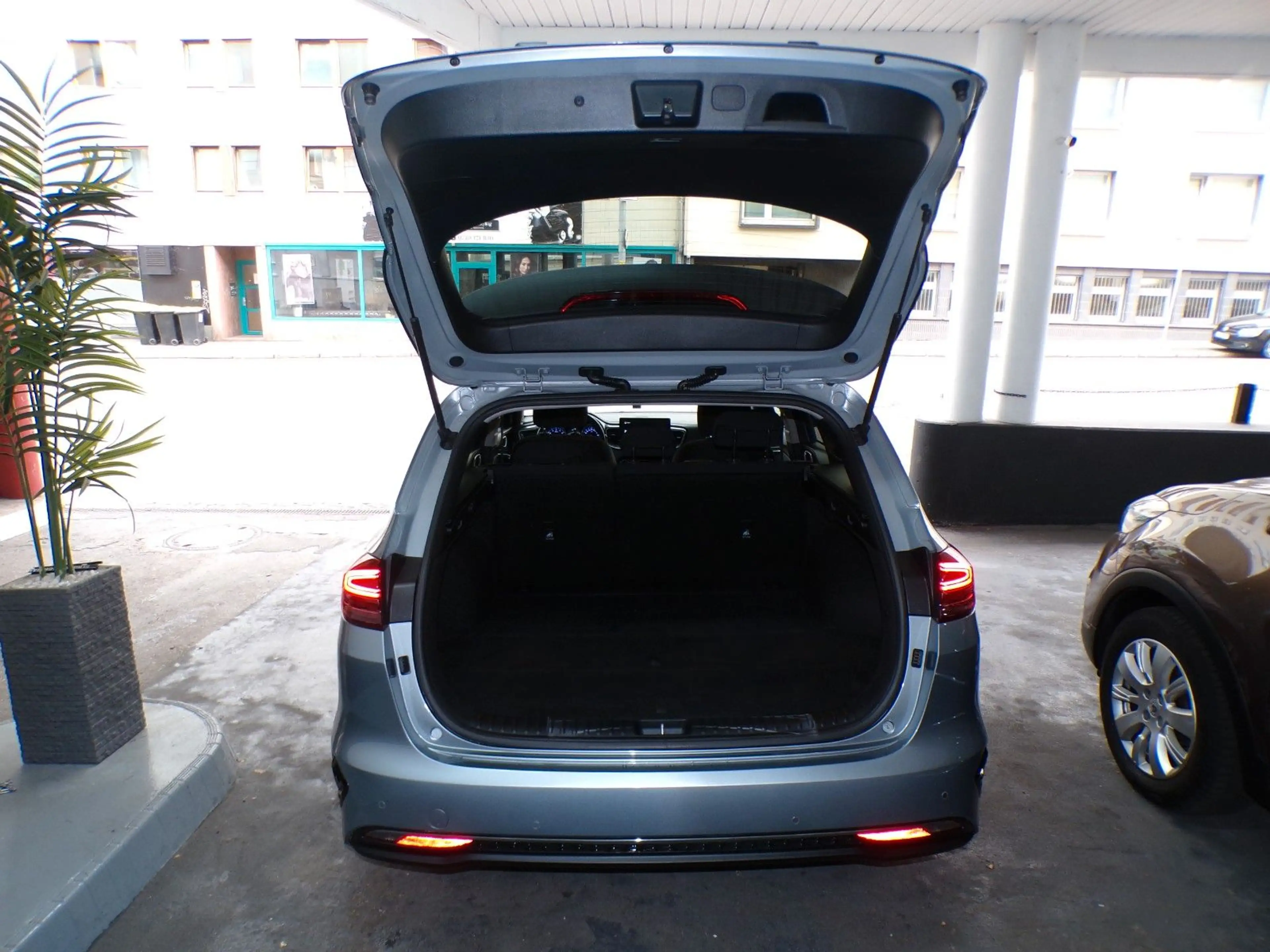 Kia Ceed SW / cee'd SW Cee'd Sportswagon/Garantie/Klima/Navi/TÜV NEU — photo 24