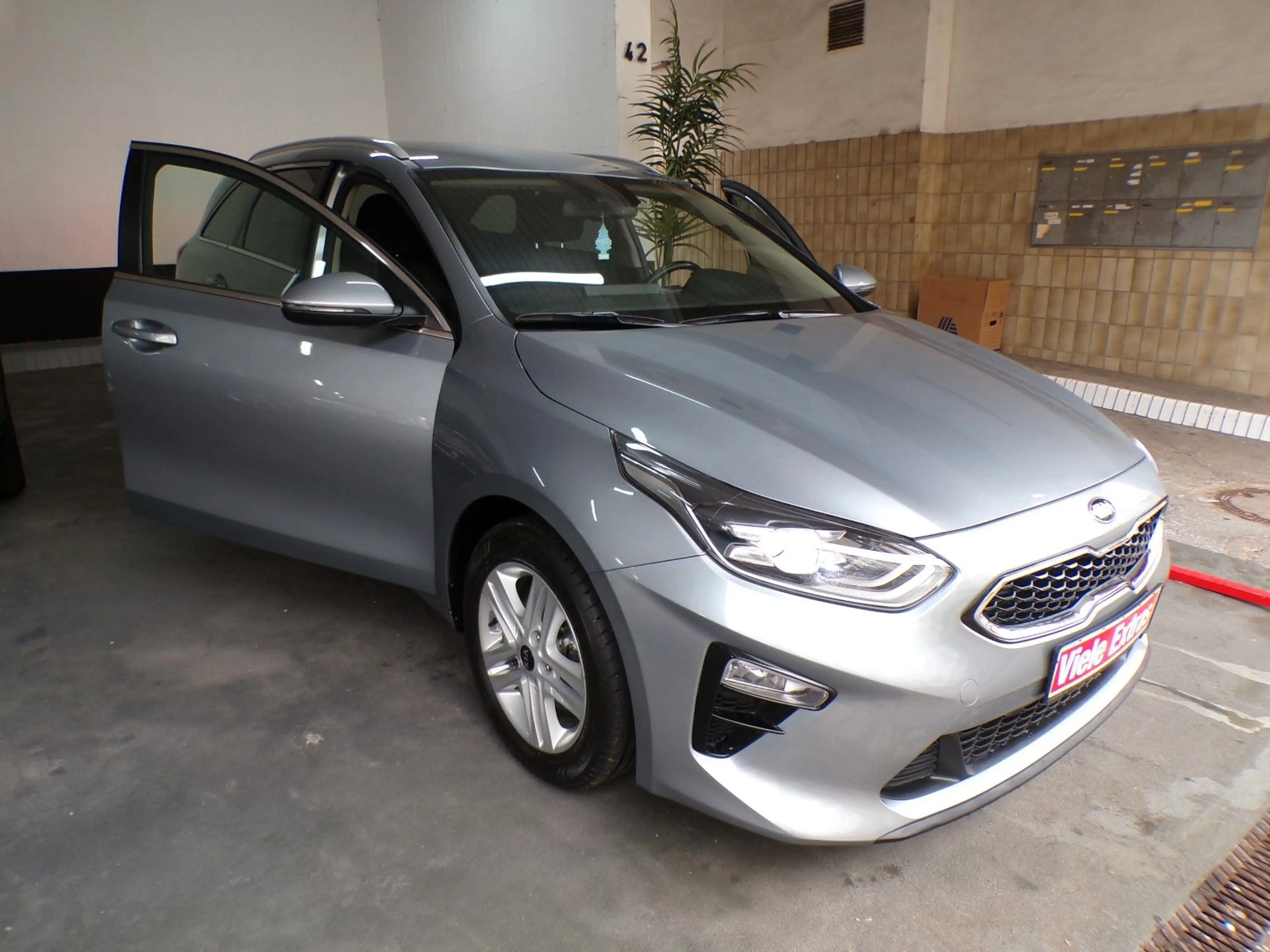 Kia Ceed SW / cee'd SW Cee'd Sportswagon/Garantie/Klima/Navi/TÜV NEU