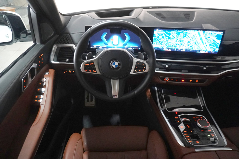 BMW X7 xDrive40d — photo 11