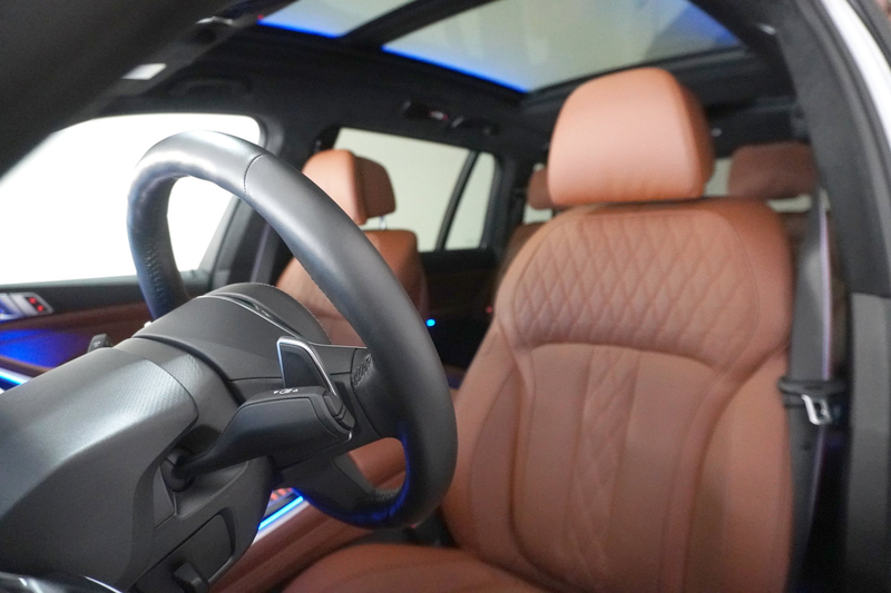 BMW X7 xDrive40d — photo 8