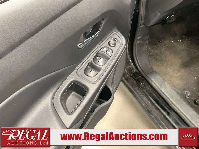 2025 Nissan Versa — photo 5