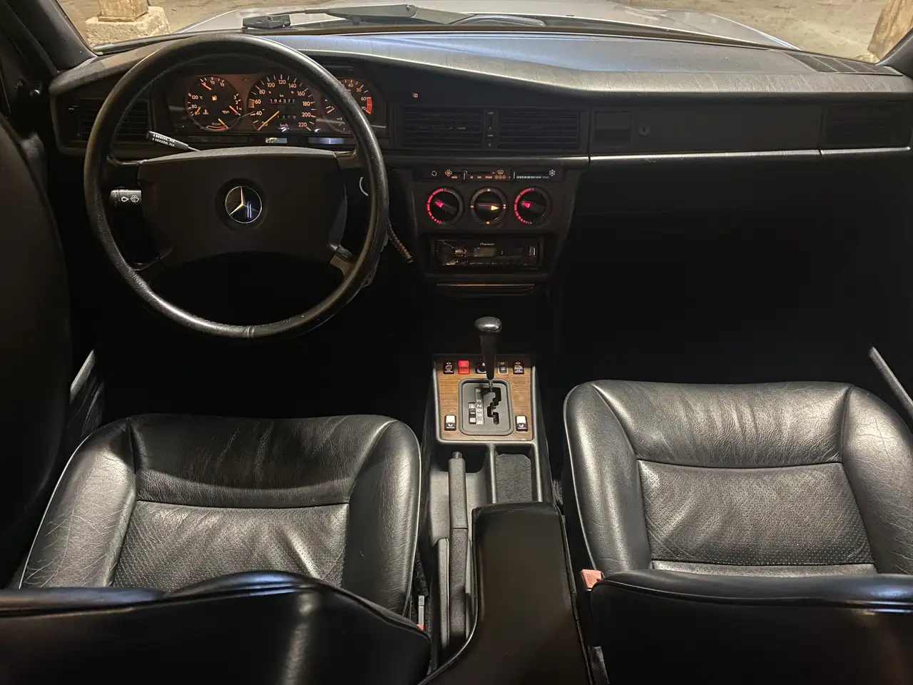Mercedes-Benz 190 E 2,0, foto 8