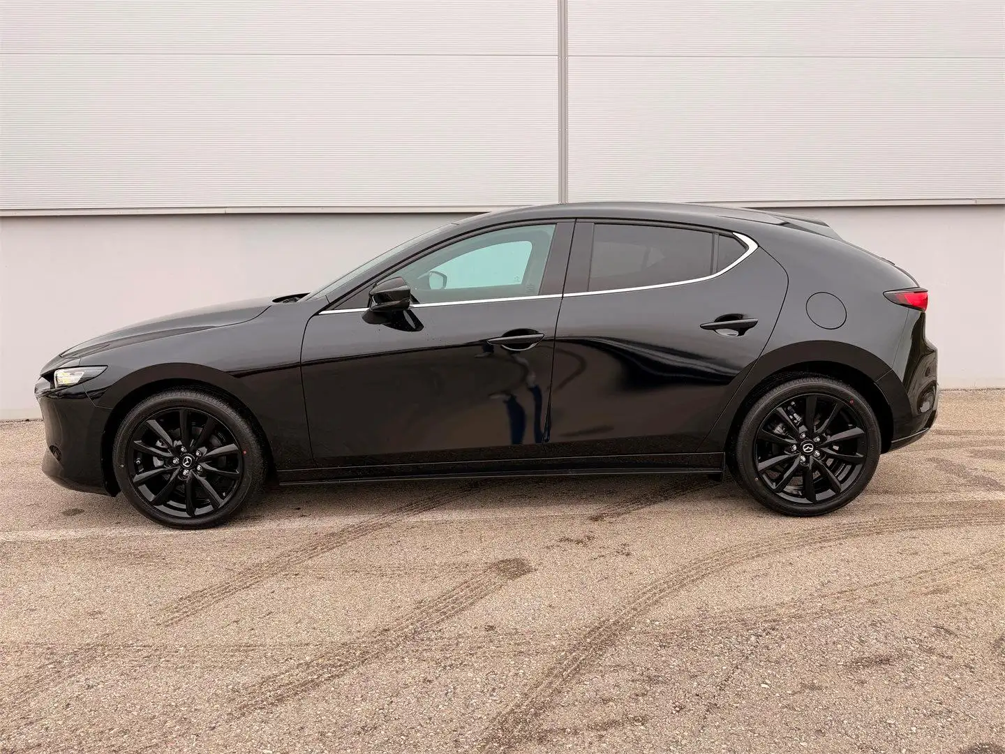 Mazda 3 e-Skyactiv-G140 Homura Schwarz - 2