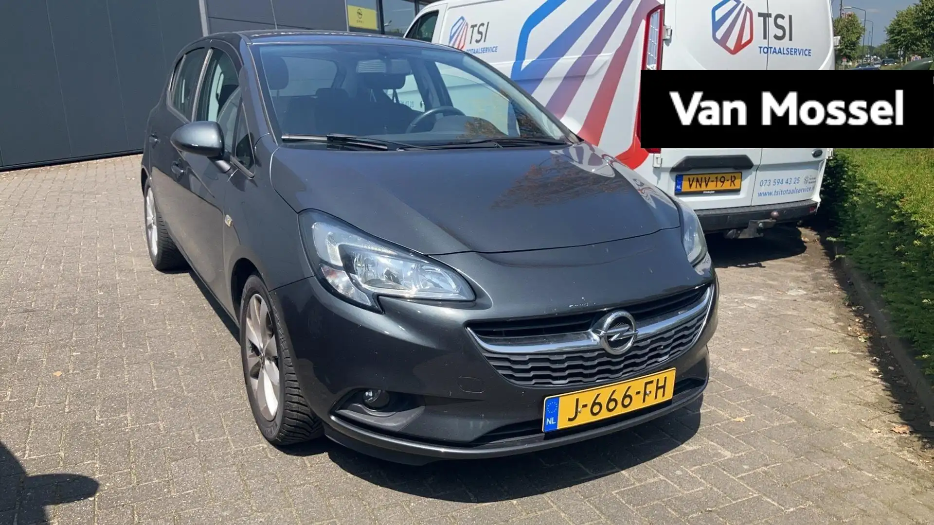 Opel Corsa 1.4 Business+ | Parkeer sensoren | LM velgen | Grijs - 1