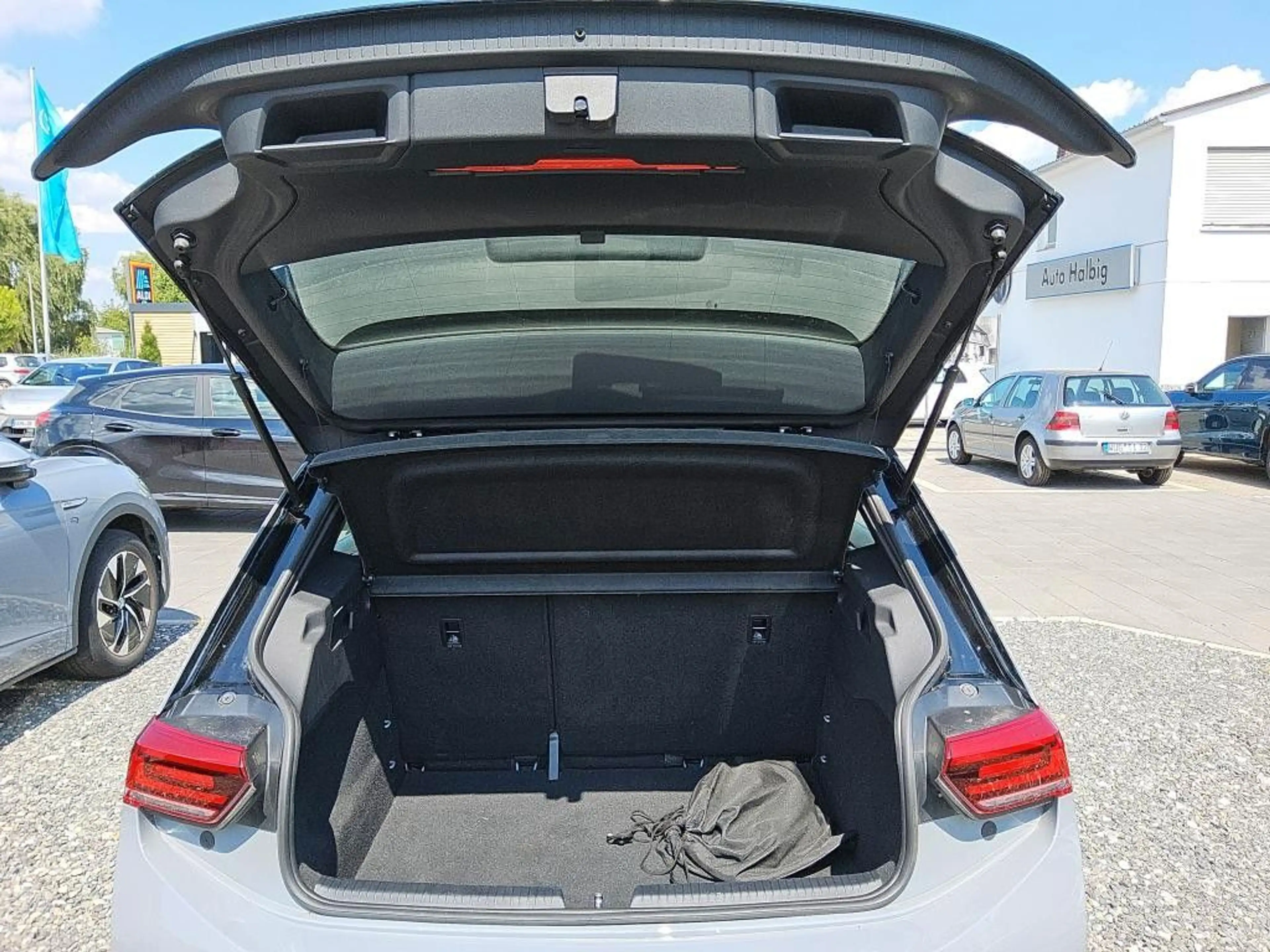 Volkswagen ID.3 Pro Performance Navi SHZ ACC LED WP PDC — photo 7