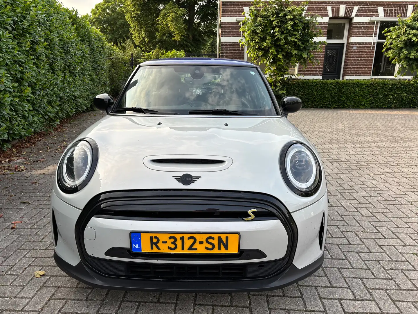 MINI Cooper SE Cooper SE Camden Edition 33 kWh Zilver - 2