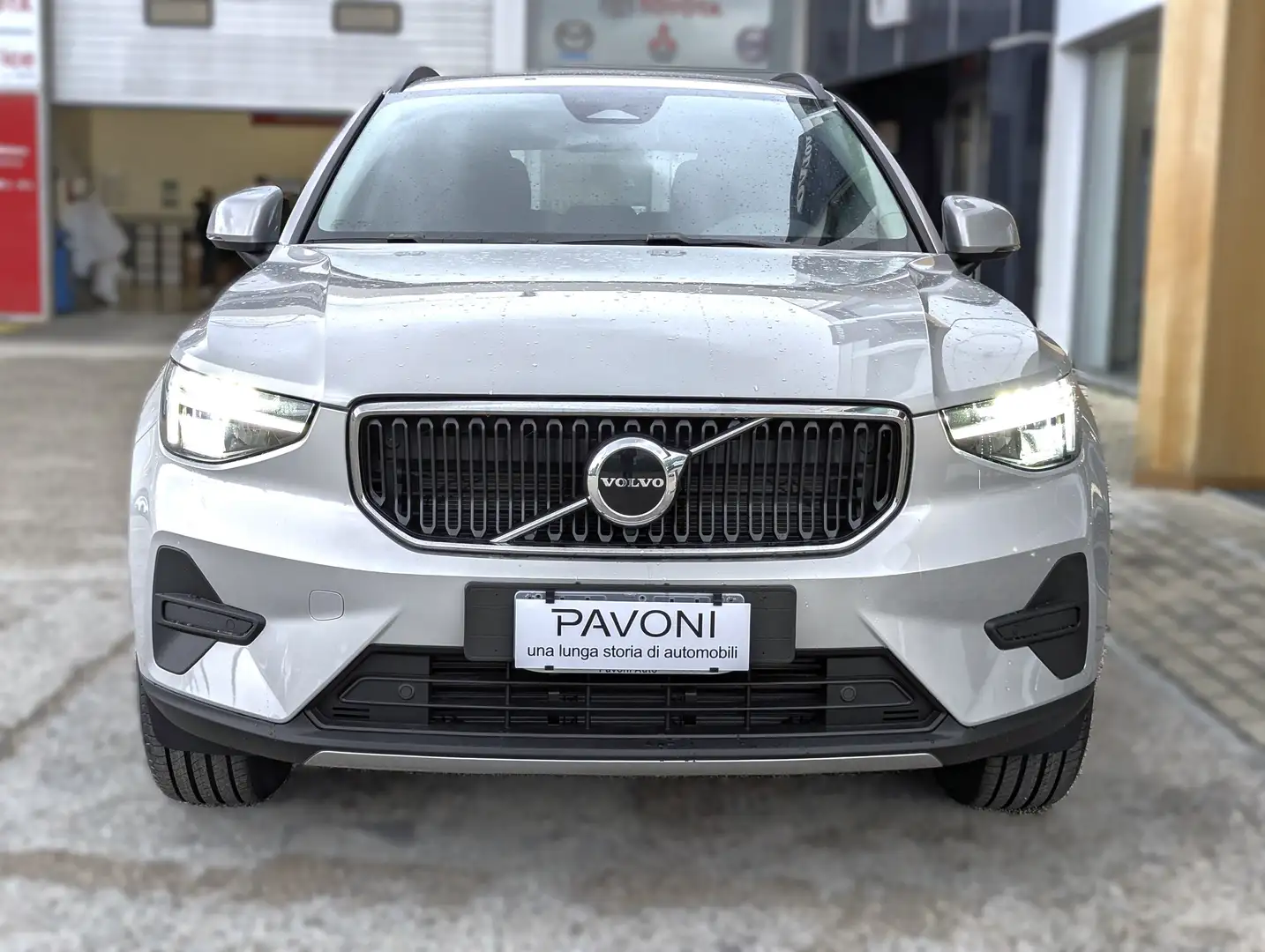 Volvo XC40 *PROMO FINO AL 31/06* B3 Essential Auto Gris - 2