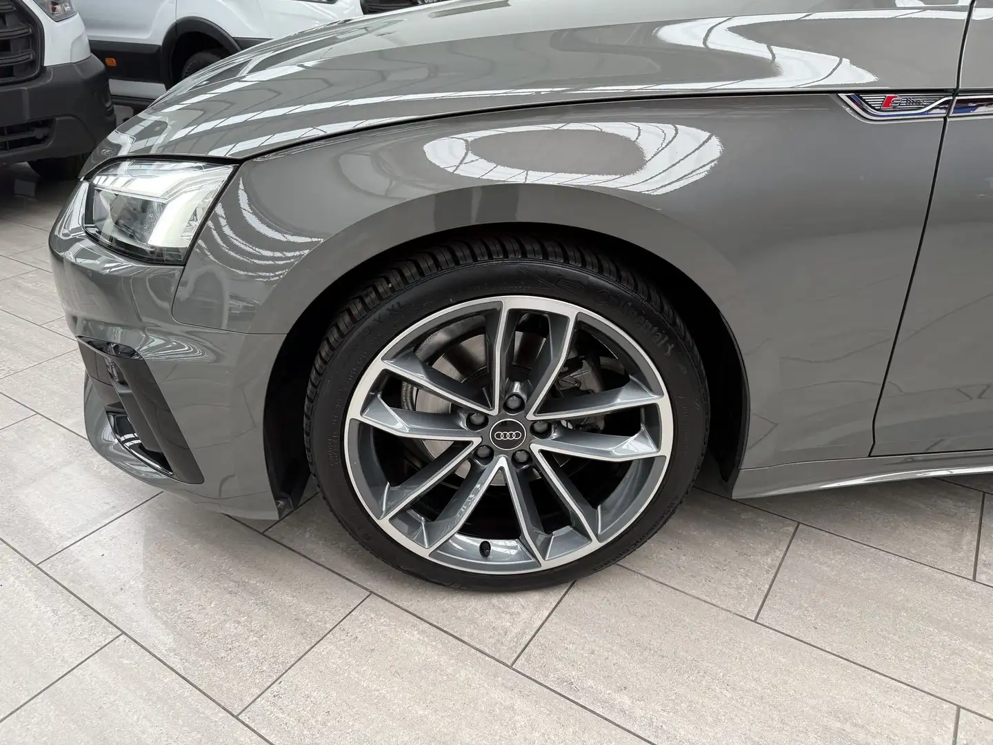Audi A5 35 TFSI Business Edition Competition S-t Gris - 2