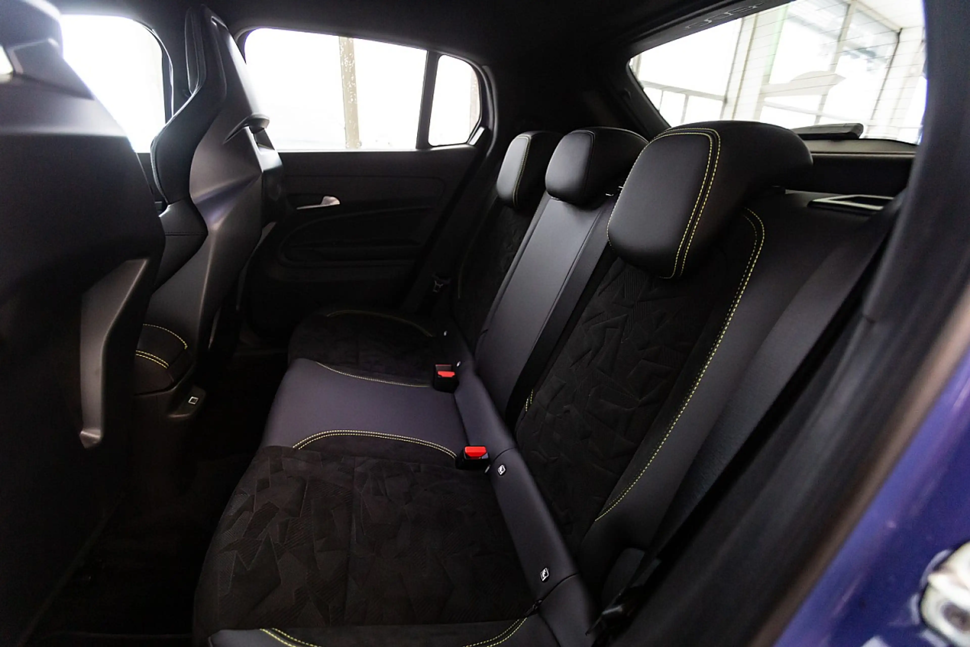Abarth 600e Turismo — photo 8