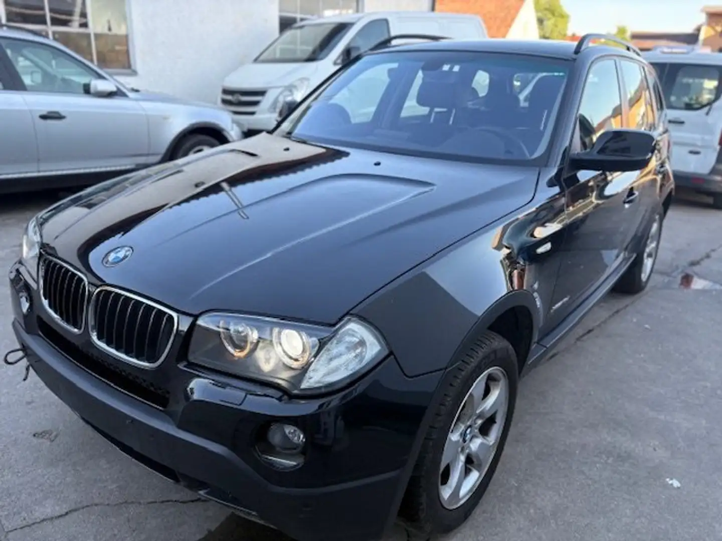 BMW X3 xDrive 18d Euro 5/ Motor Defekt Noir - 1