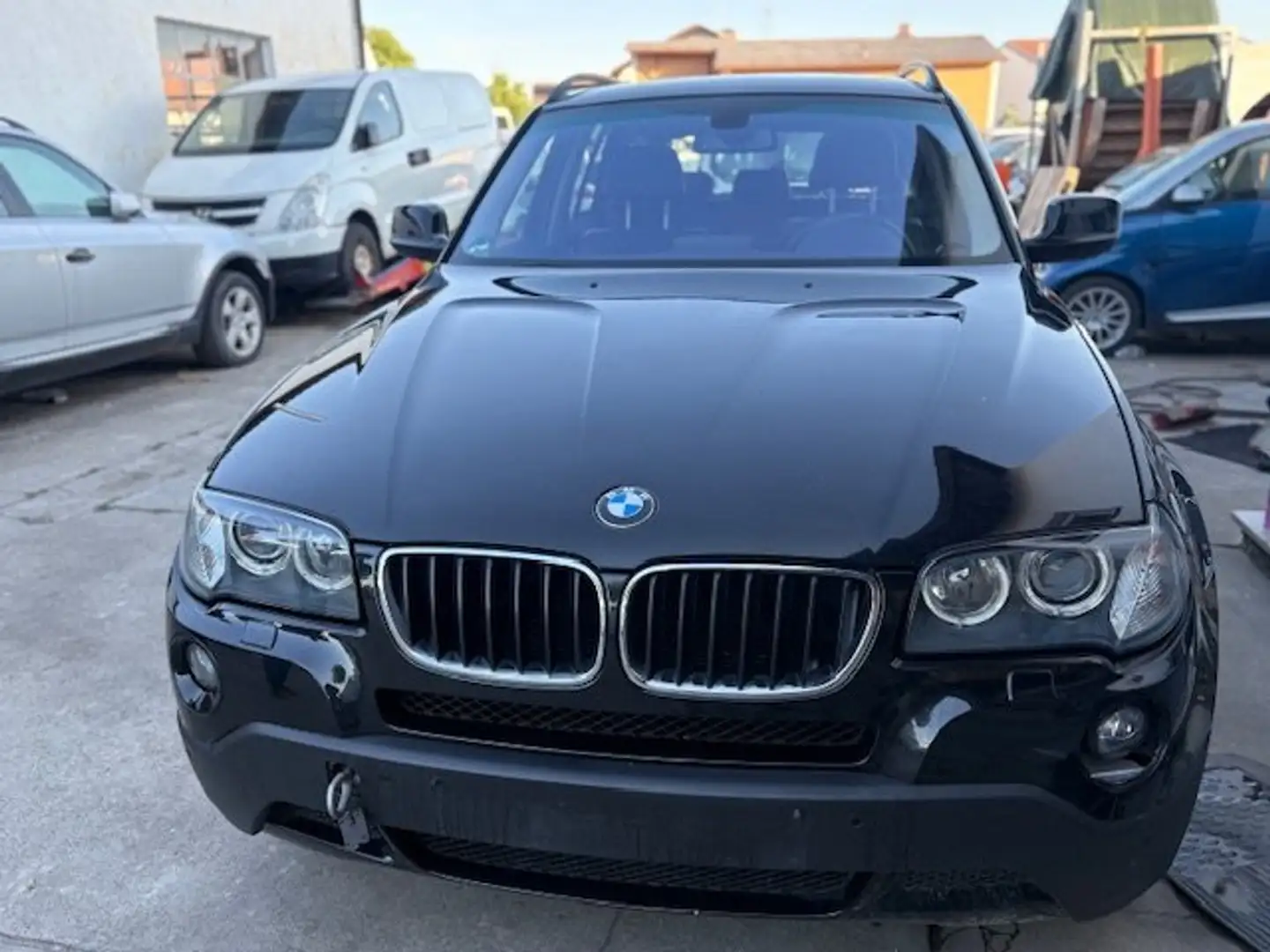 BMW X3 xDrive 18d Euro 5/ Motor Defekt Noir - 2