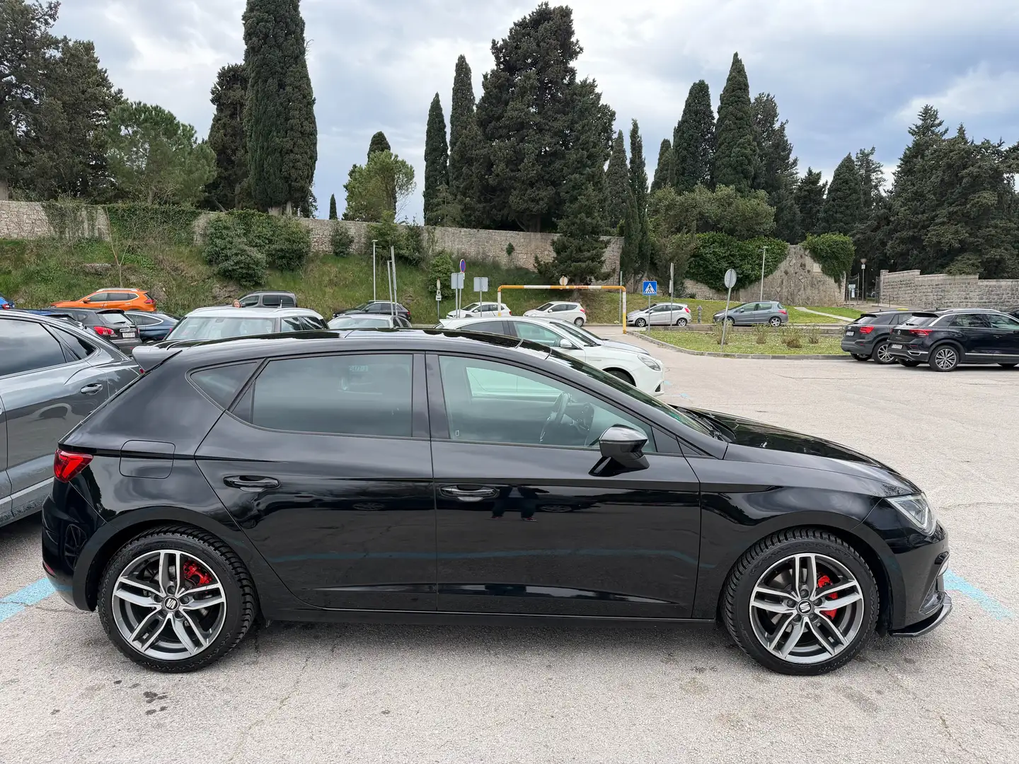SEAT Leon Leon FR 1,4 TSI ACT DSG Start-Stopp FR Schwarz - 2
