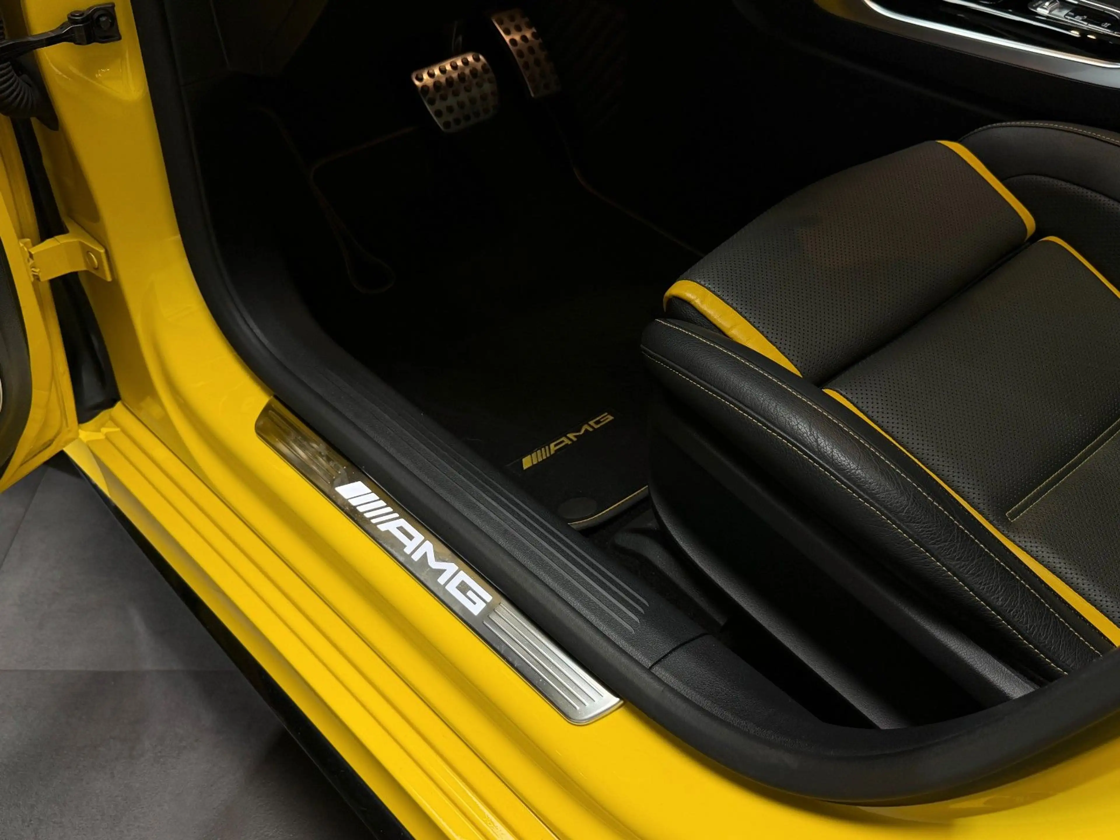 Mercedes-Benz A 45 AMG A 45 S AMG 4M Edition 1 Aero Pano 360° ACC HUD — photo 10