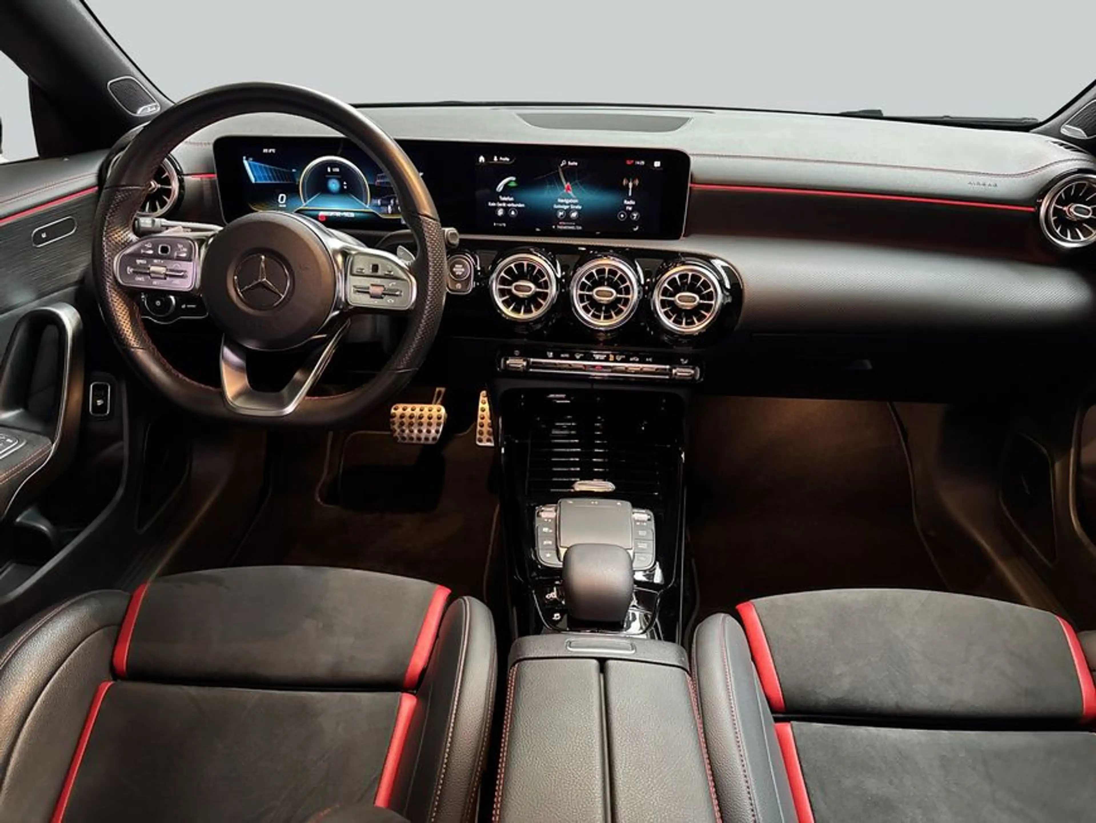 Mercedes-Benz CLA 35 AMG CLA — photo 9