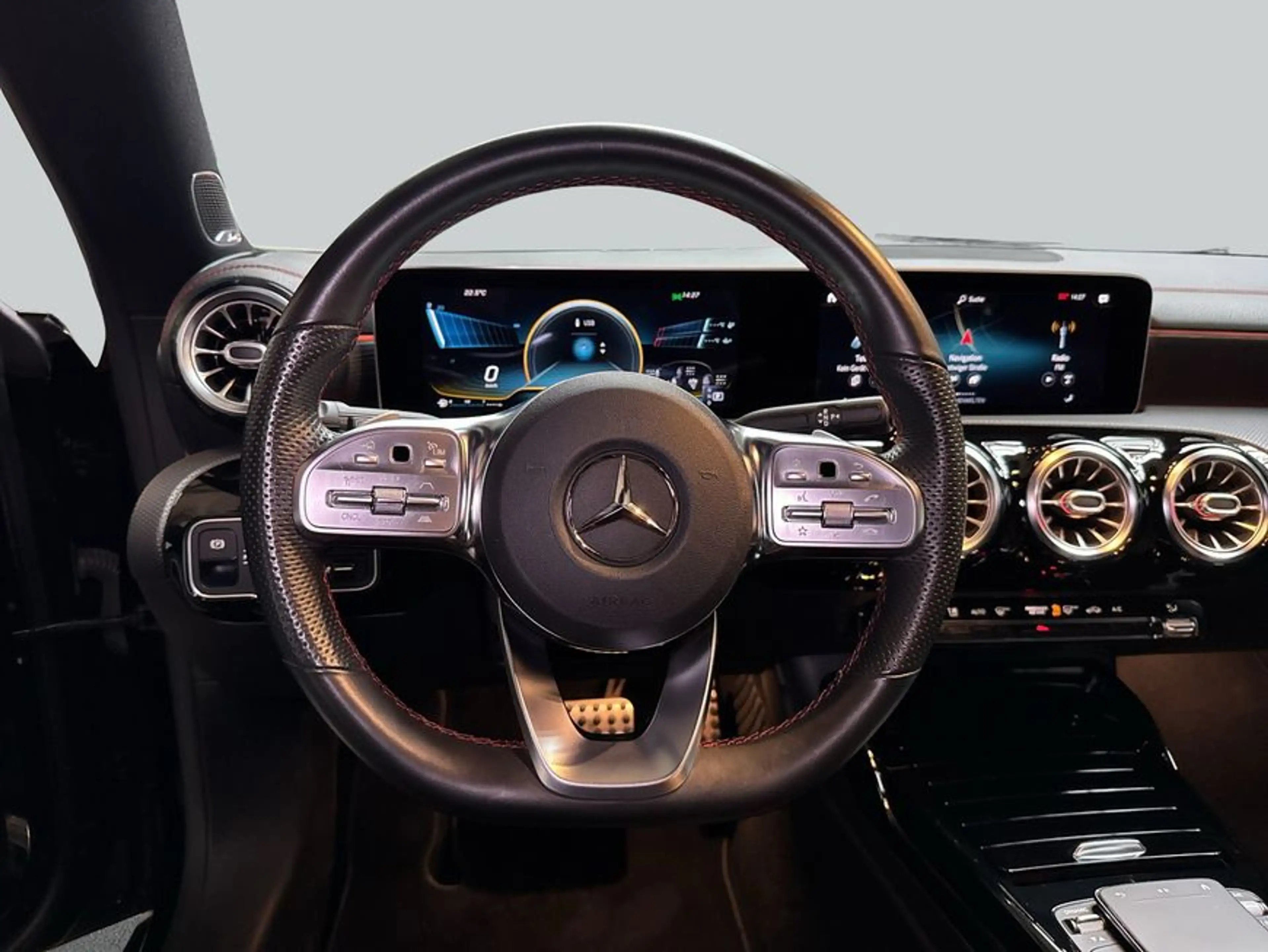 Mercedes-Benz CLA 35 AMG CLA — photo 12
