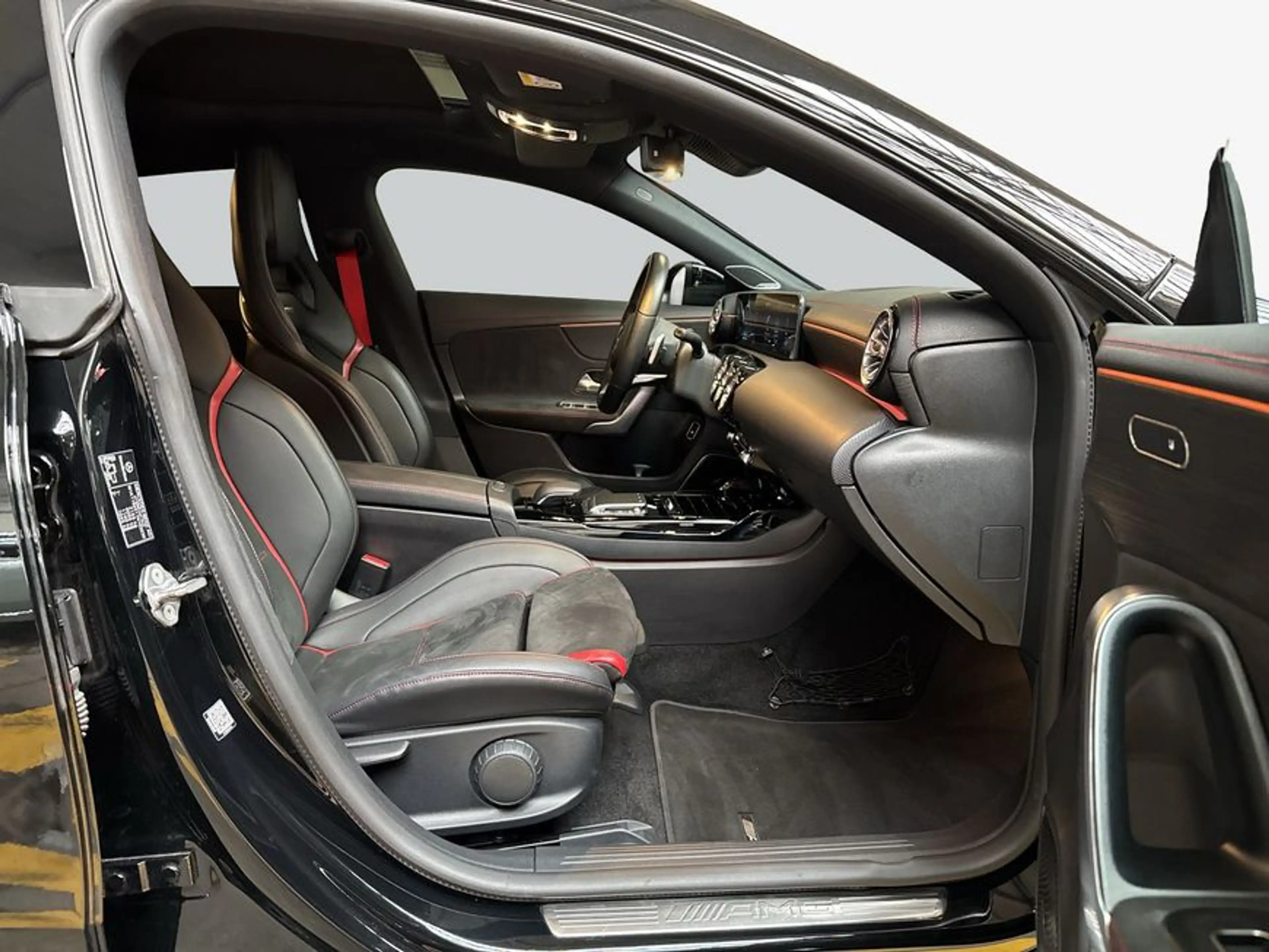 Mercedes-Benz CLA 35 AMG CLA — photo 8