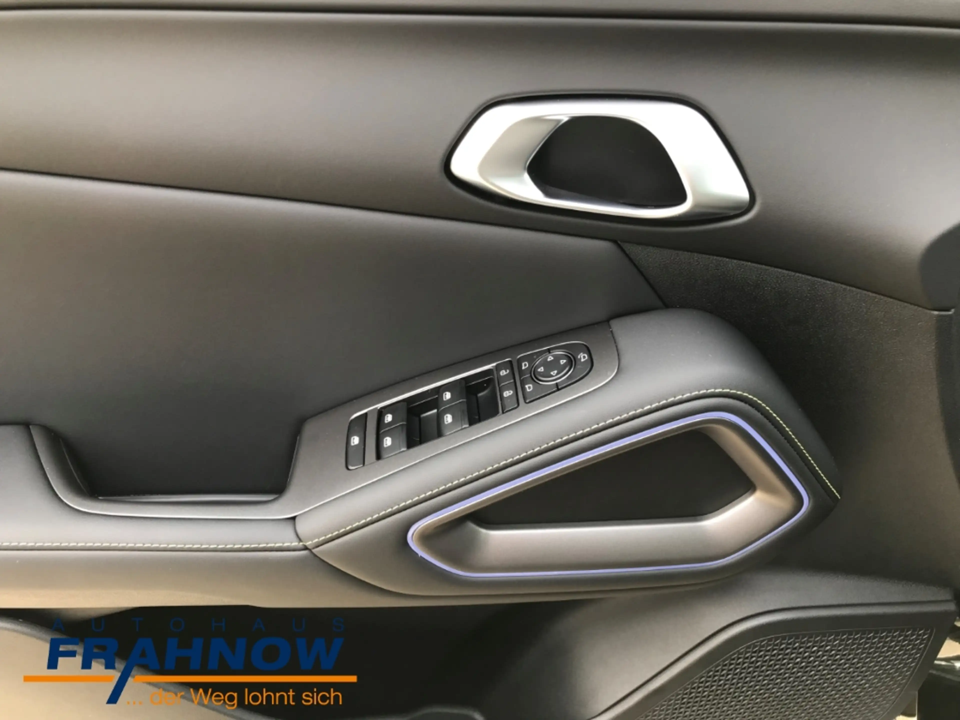 BYD Atto 2 1.5 DM-i PHEV 156 kW Boost LED NAVI ACC PANO — photo 7