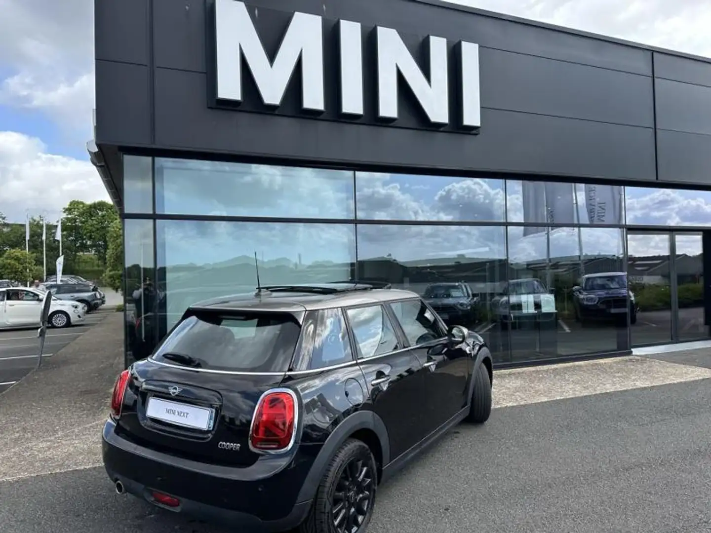 MINI Cooper E Cooper 136ch Edition Greenwich 115g Noir - 2