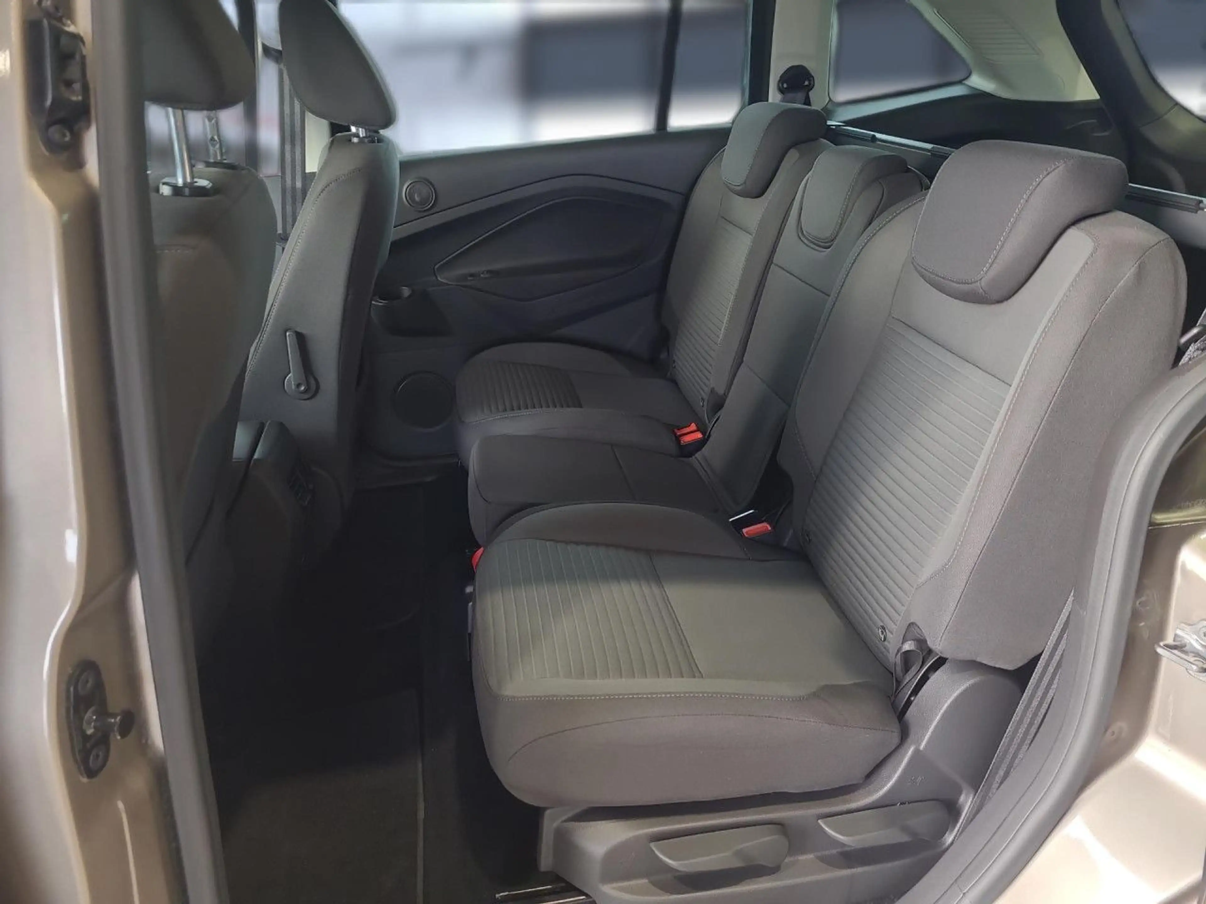 Ford Grand C-Max Titanium Automatik AHK Bluetooth Klima — photo 12