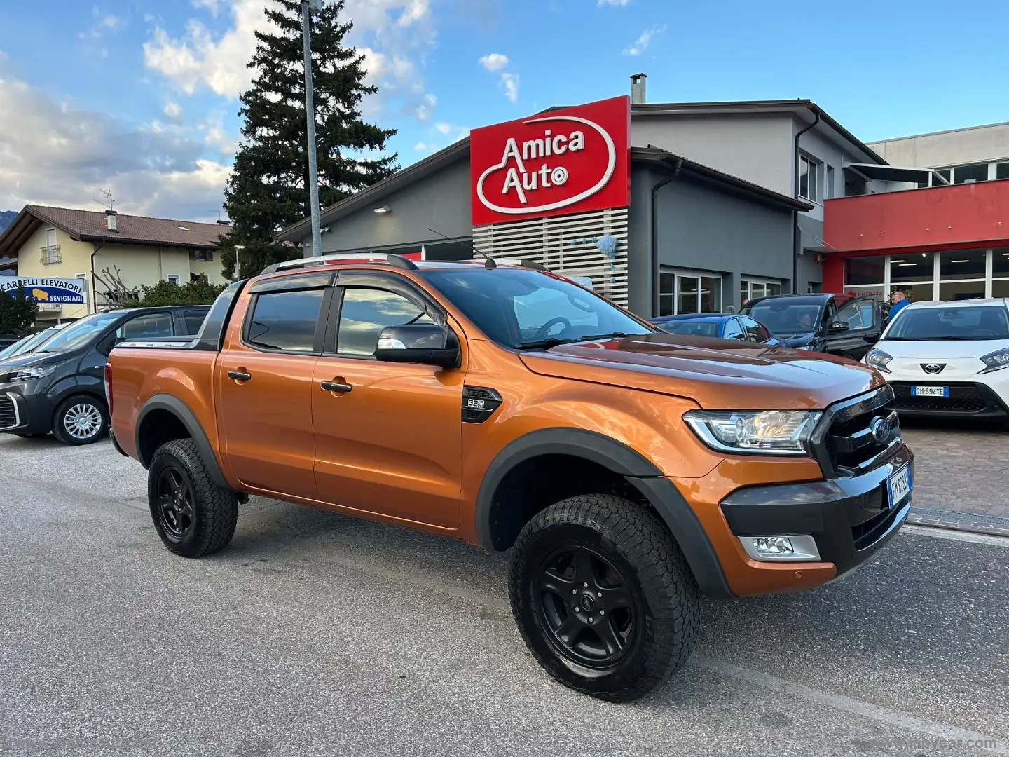 Ford Ranger 3.2 TDCi aut. WILDTRAK Arancione - 2