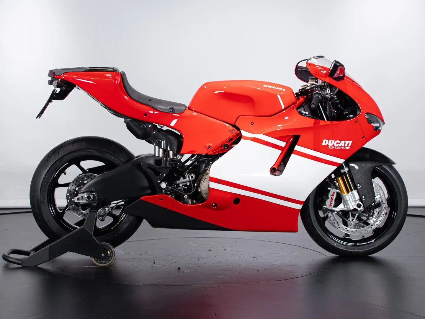 Ducati Desmosedici RR Rot - 2