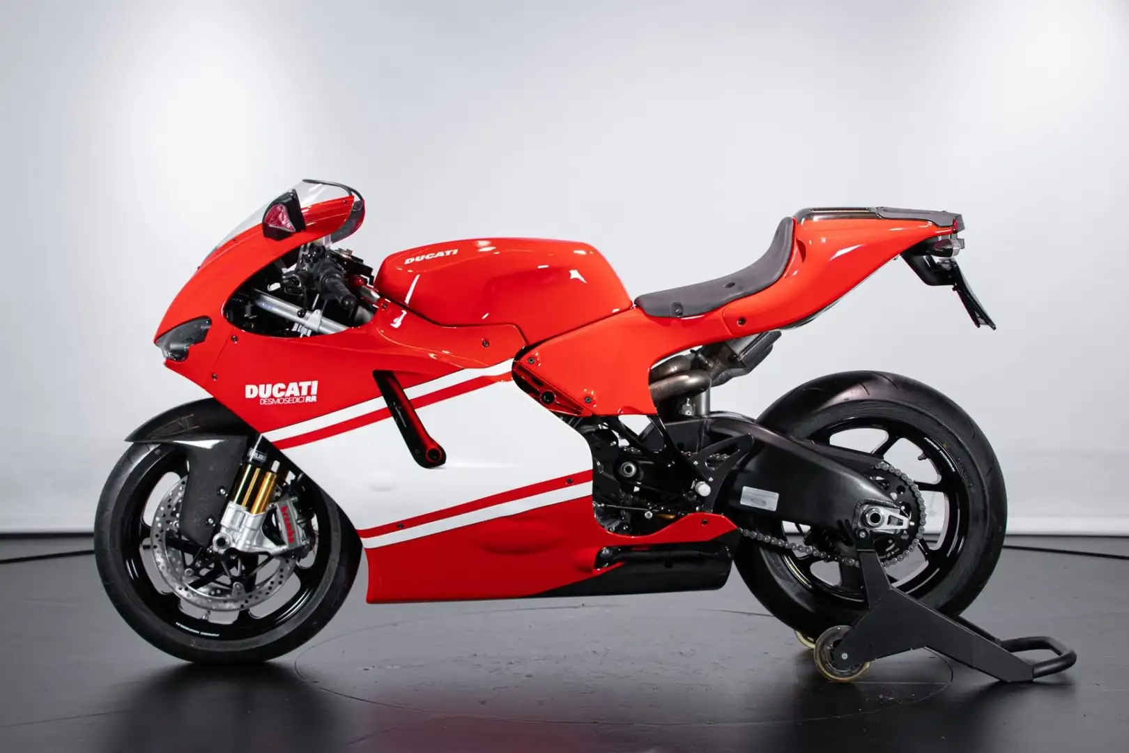 Ducati Desmosedici RR Rot - 1