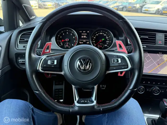 Volkswagen Golf view 12