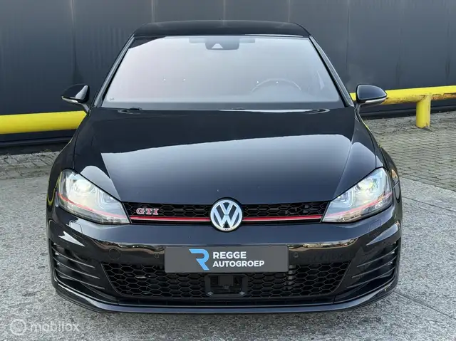 Volkswagen Golf view 5
