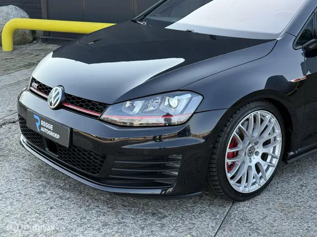 Volkswagen Golf view 6
