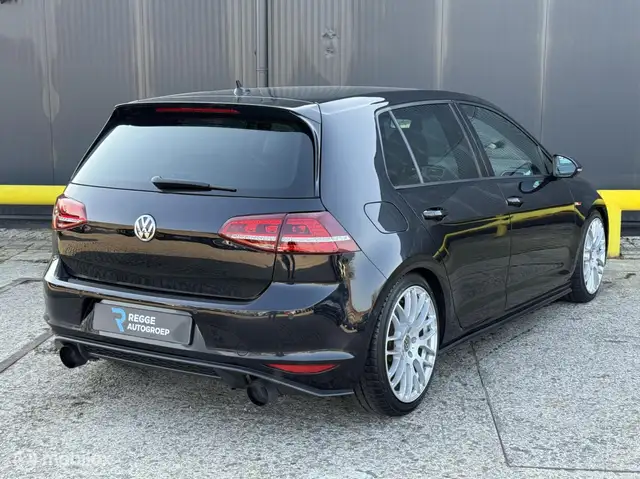 Volkswagen Golf view 3
