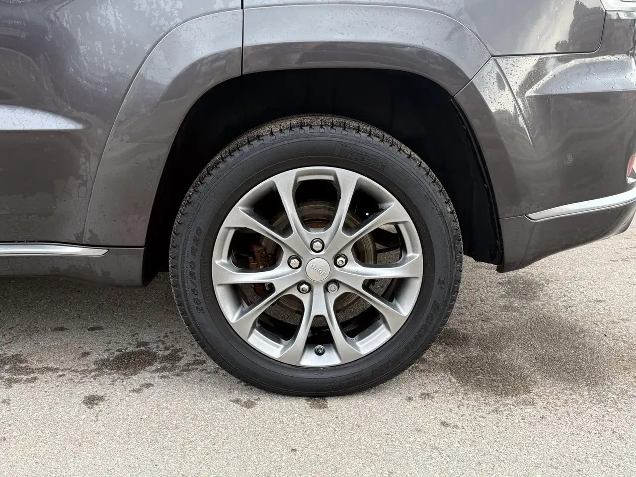 Jeep Grand Cherokee снимка Jeep Grand Cherokee