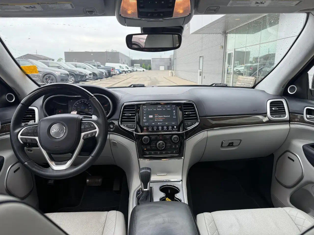 Jeep Grand Cherokee снимка Jeep Grand Cherokee
