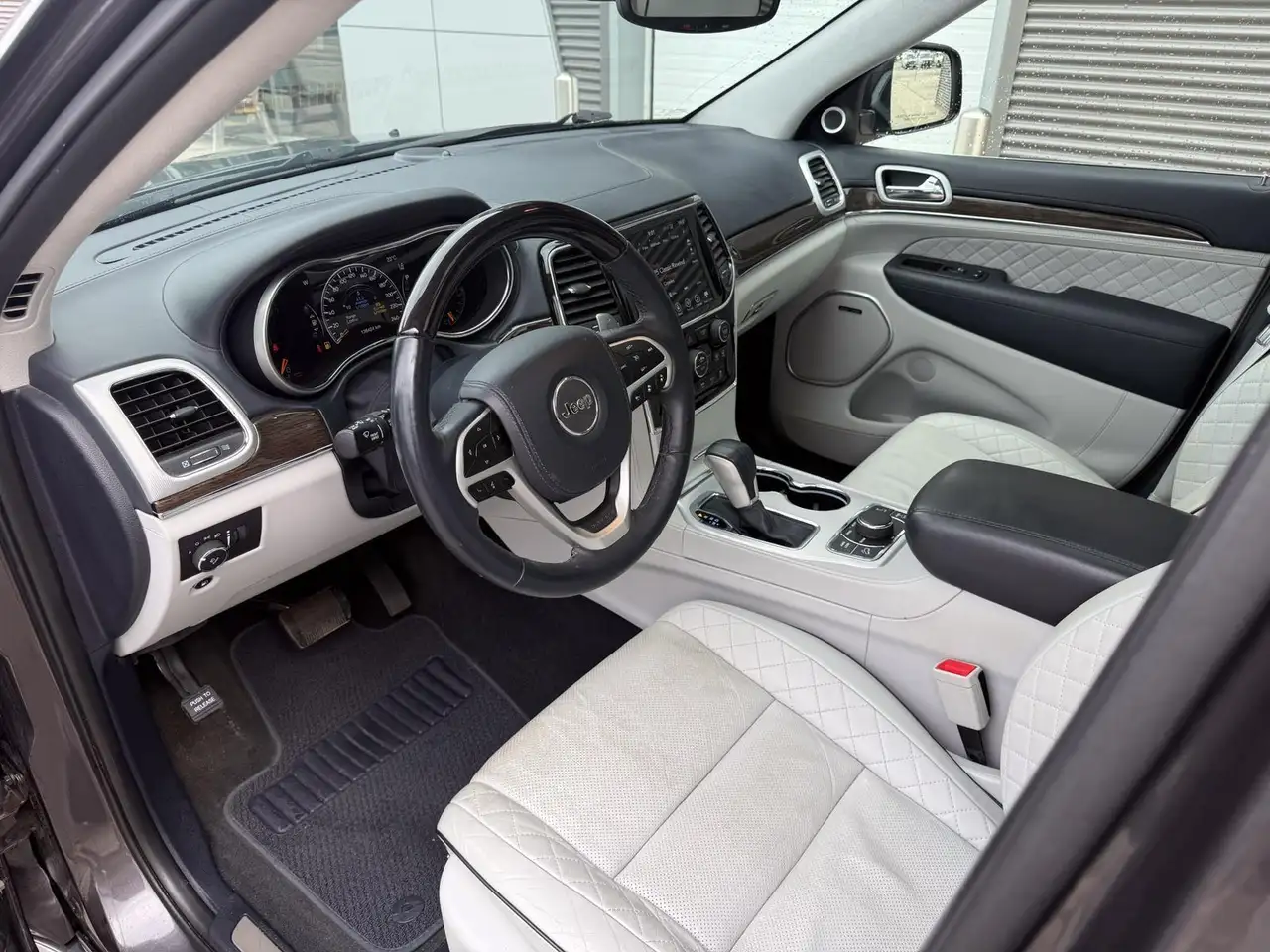 Jeep Grand Cherokee снимка Jeep Grand Cherokee