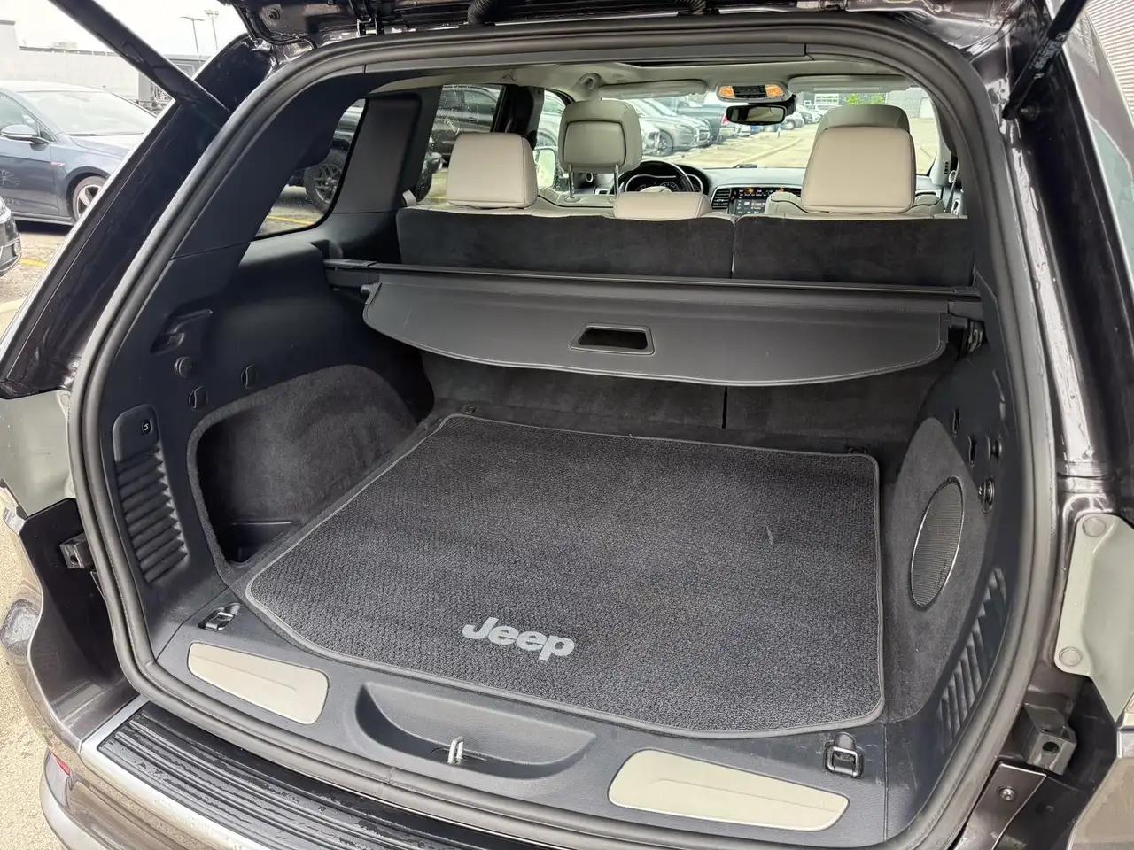 Jeep Grand Cherokee снимка Jeep Grand Cherokee