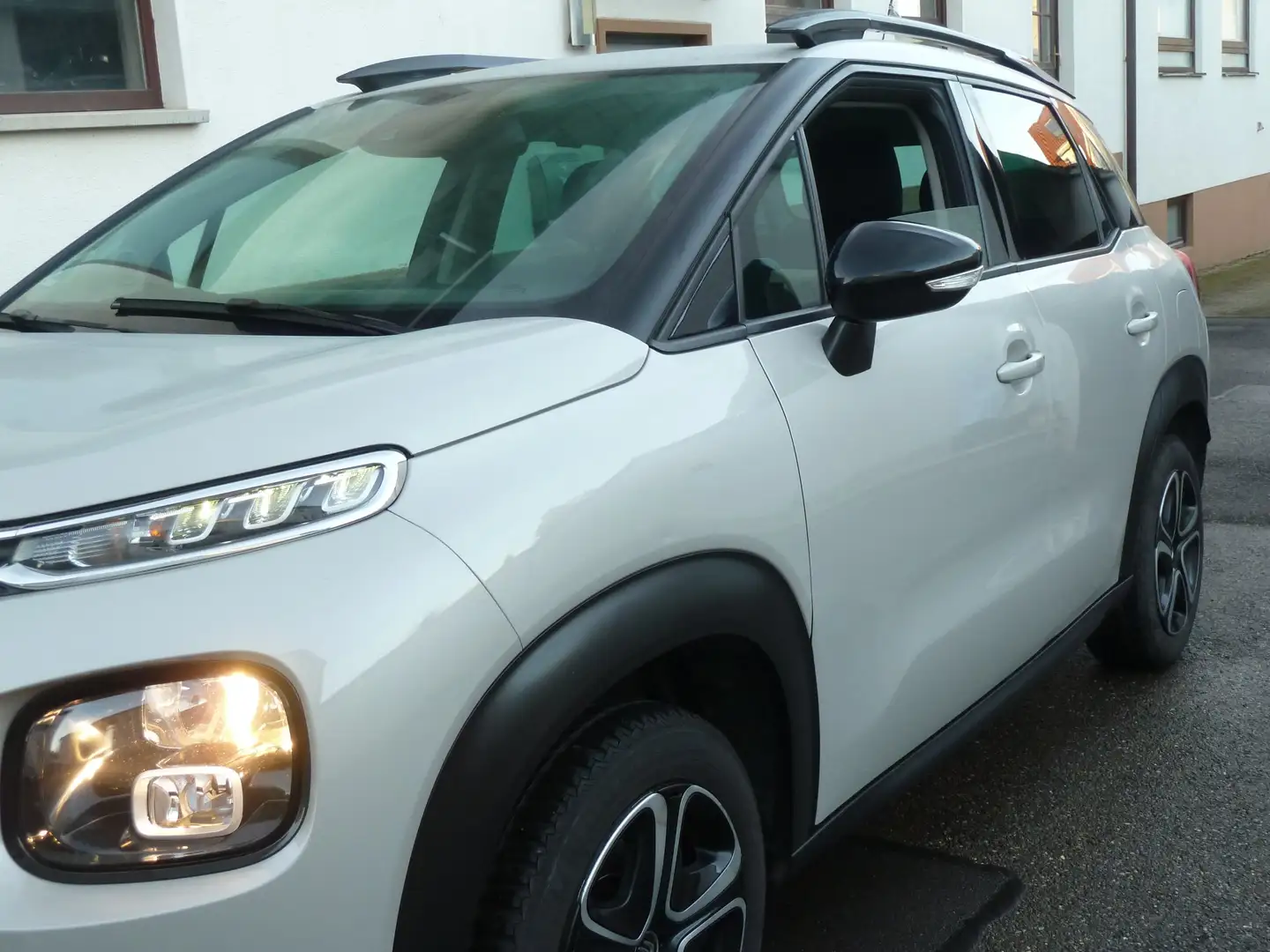 Citroen C3 Aircross HDI 120 Shine 1 Hand Bej - 1