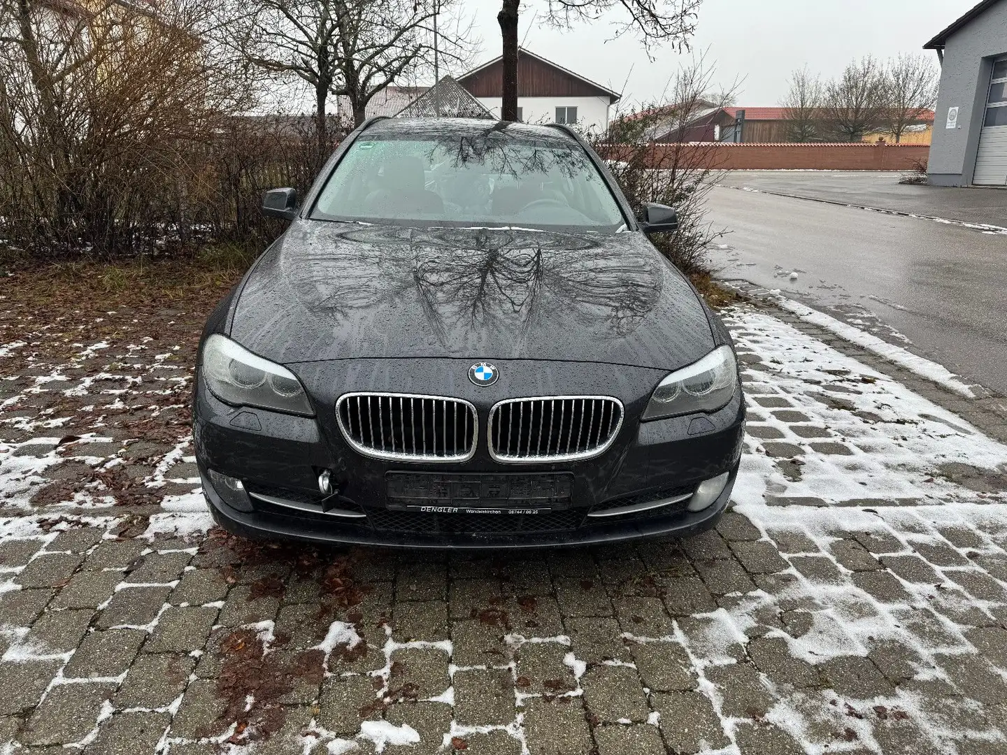 BMW 520 d Touring,Leder,Bi-Xenon,AHK,HiFi,18" Alu, Gris - 2