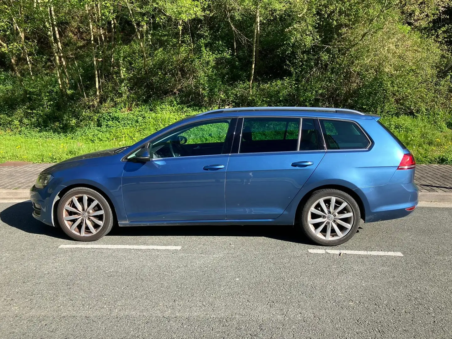 Volkswagen Golf Variant 1.6TDI CR BMT Advance 105 Azul - 1