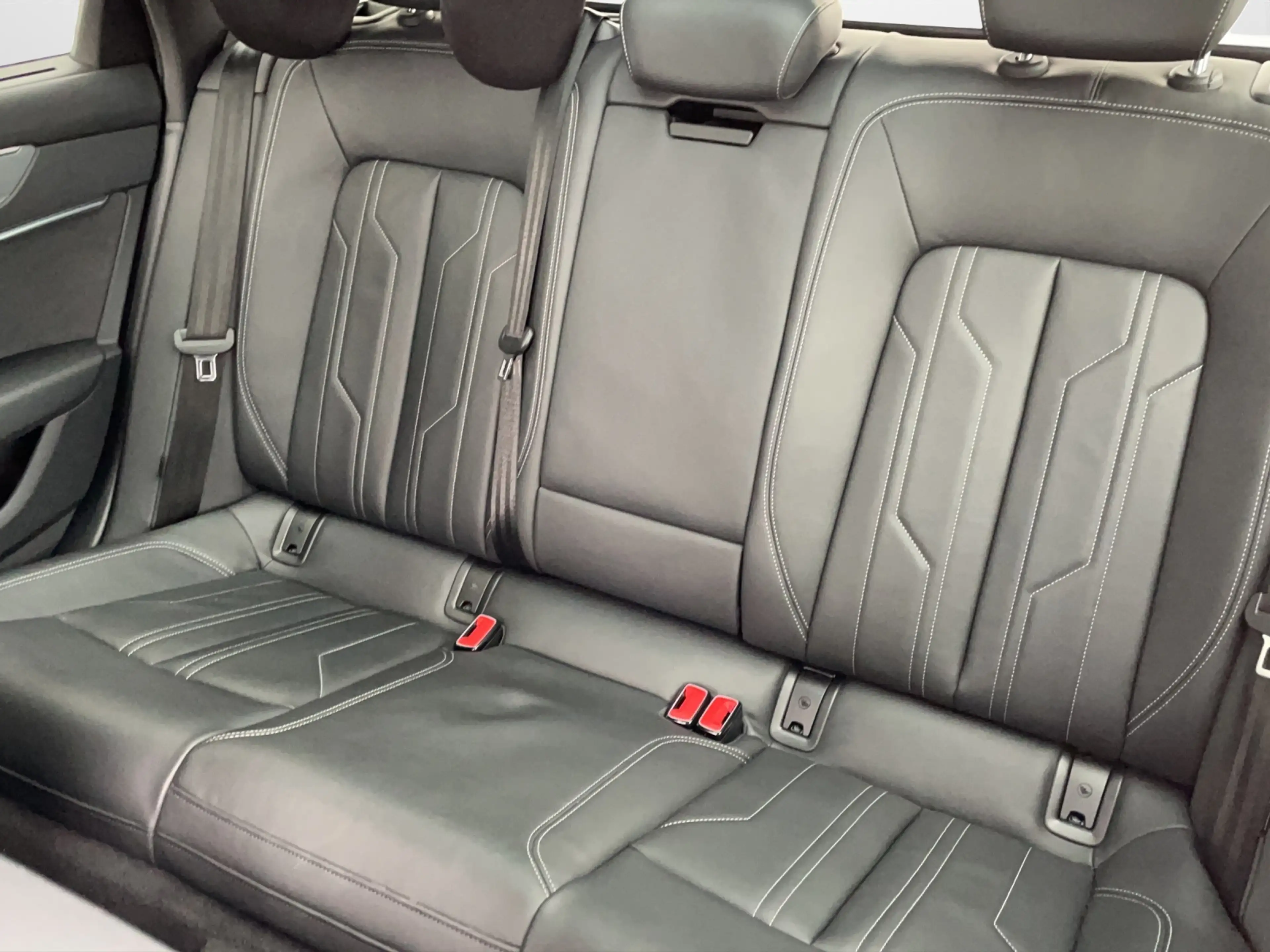 Audi A6 Avant 40 TDI S tronic quattro s line sport — photo 11