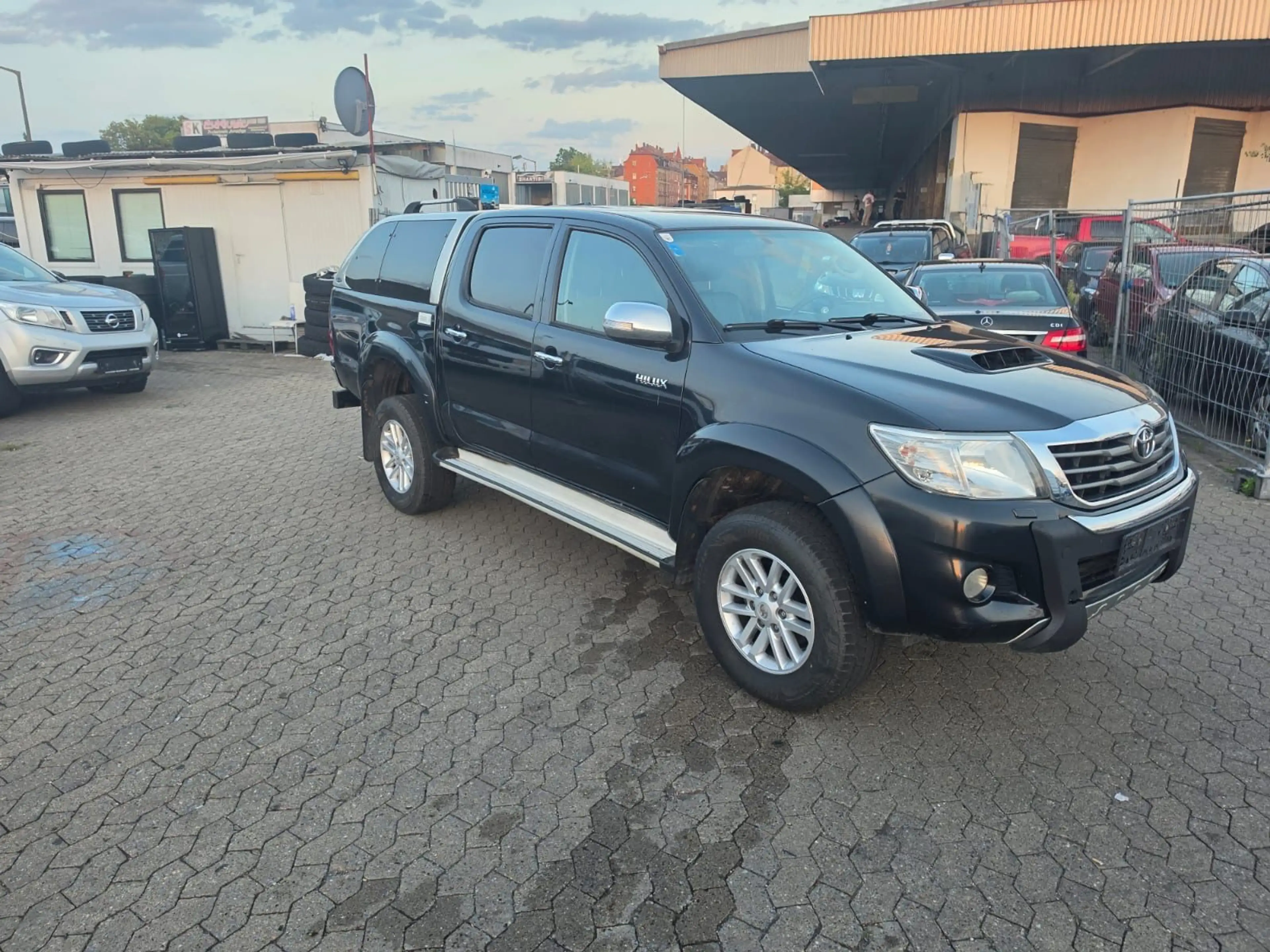 Toyota Hilux 3.0 Liter — photo 6