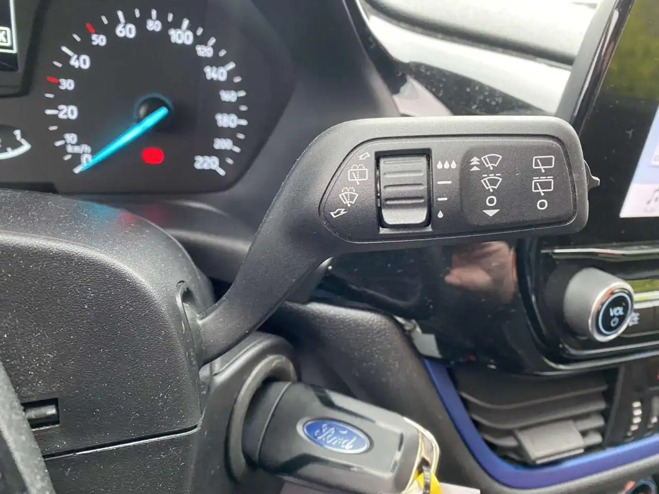 Ford Fiesta 5 portes — photo 29