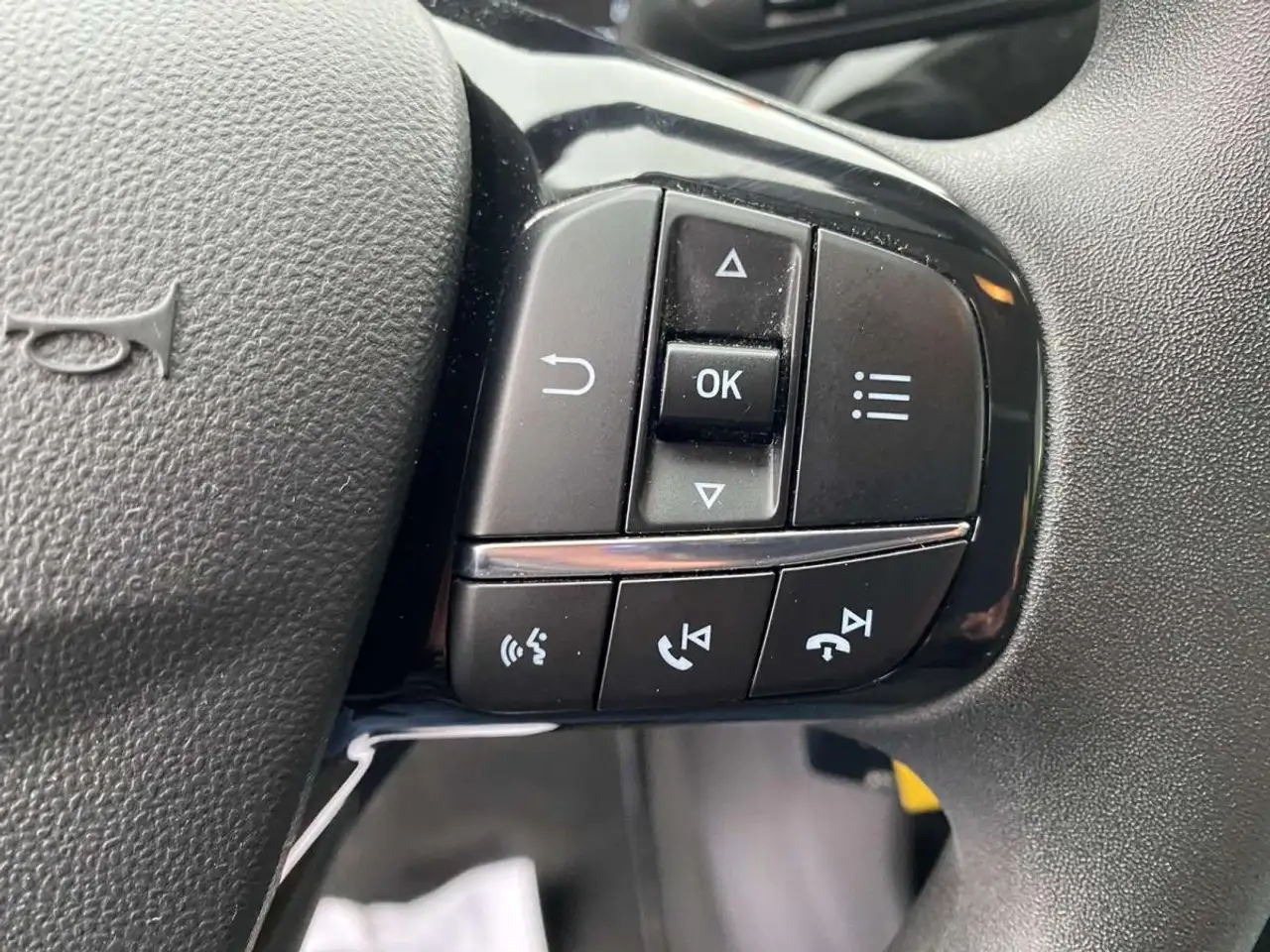 Ford Fiesta 5 portes — photo 25