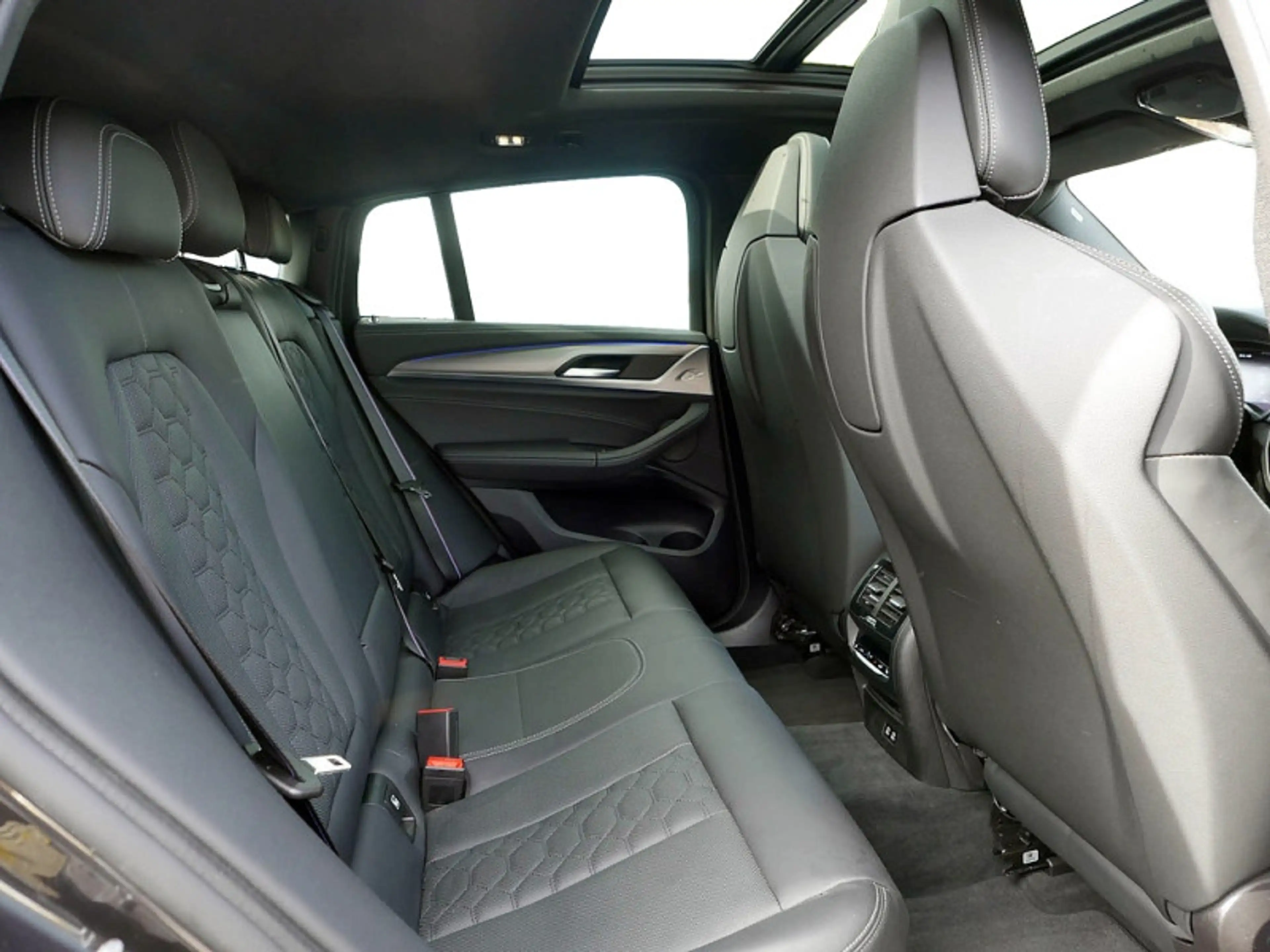 BMW X4 M Competition  AHK Pano H&K ACC Navi HUD DAB — photo 7