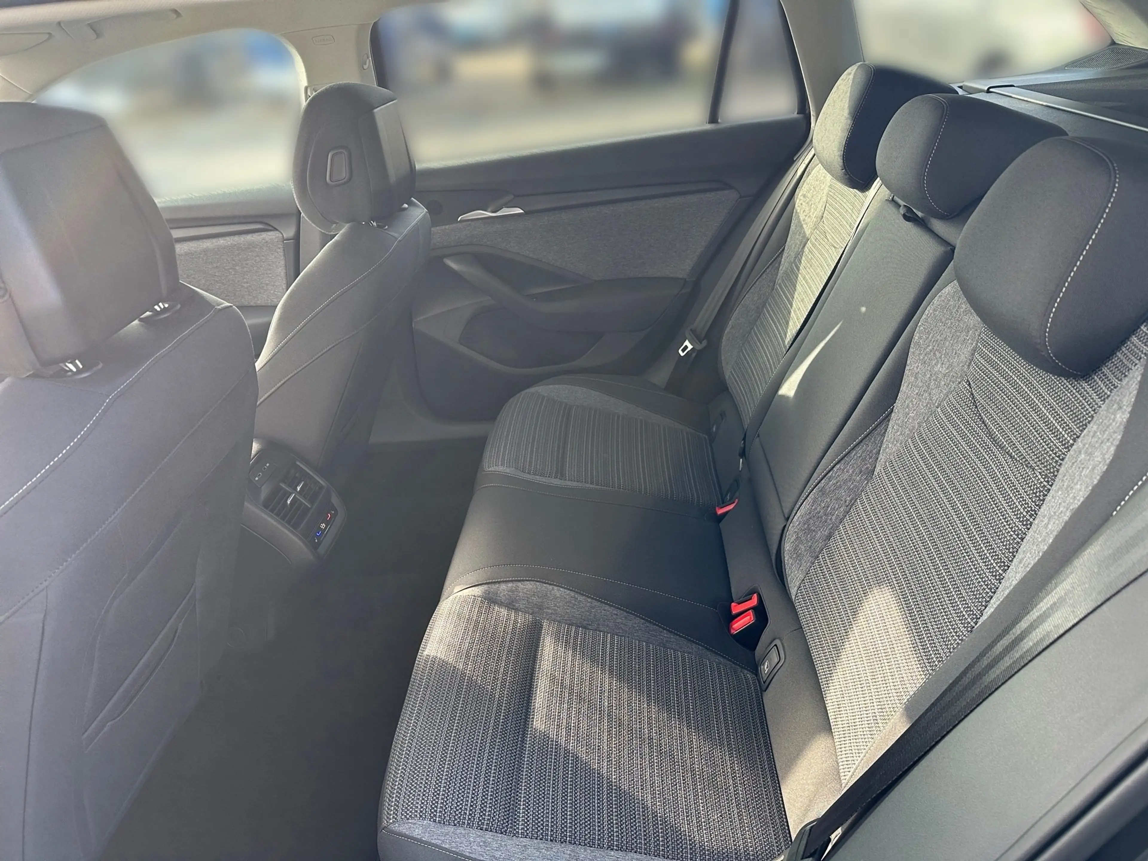 Skoda Superb COMBI 2.0 TDI 4x4 DSG Selection HeadUp — photo 11