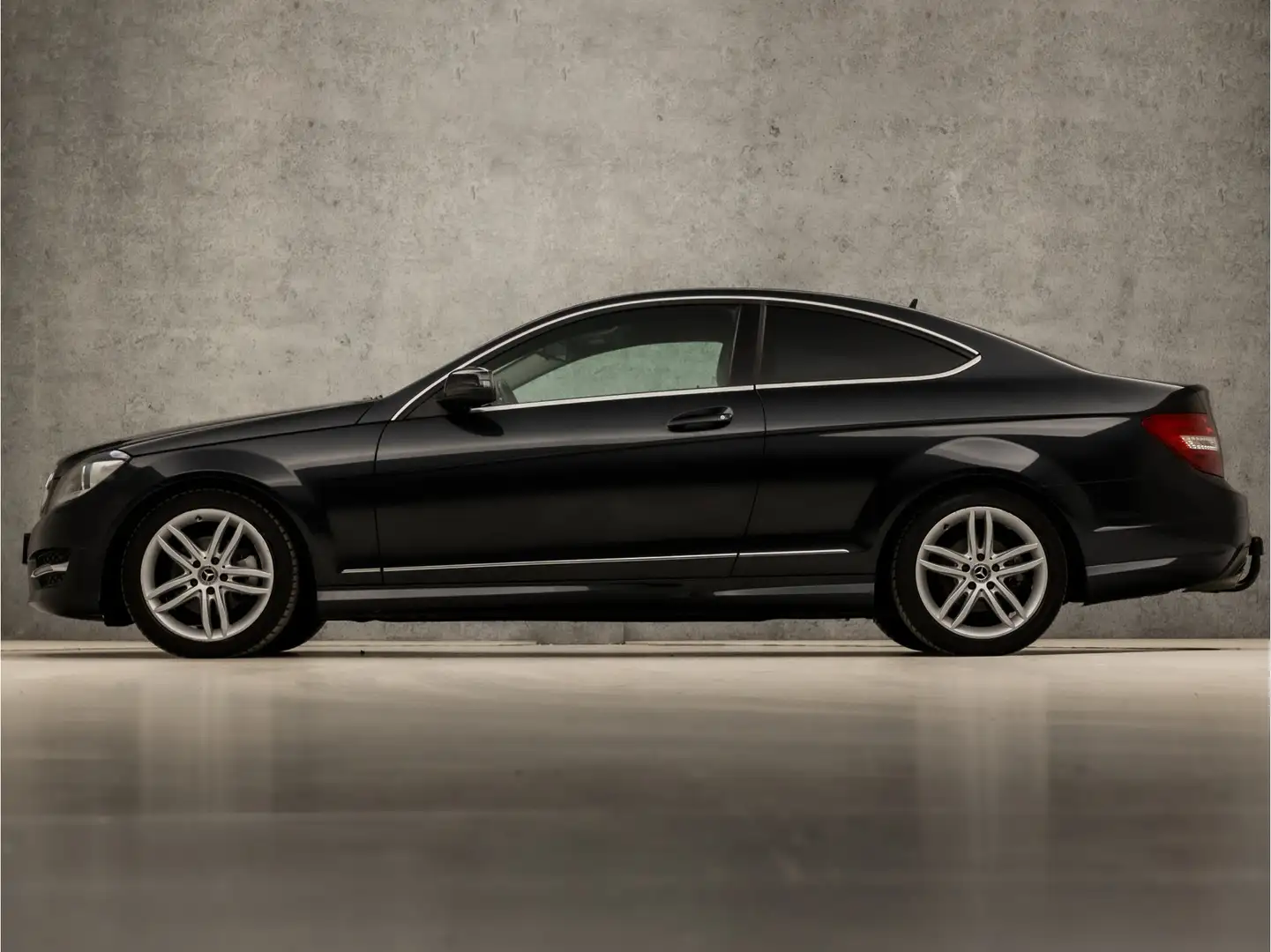 Mercedes-Benz C 180 Coupé AMG Sport 157Pk Automaat (NAVIGATIE, CLIMATE Zwart - 2