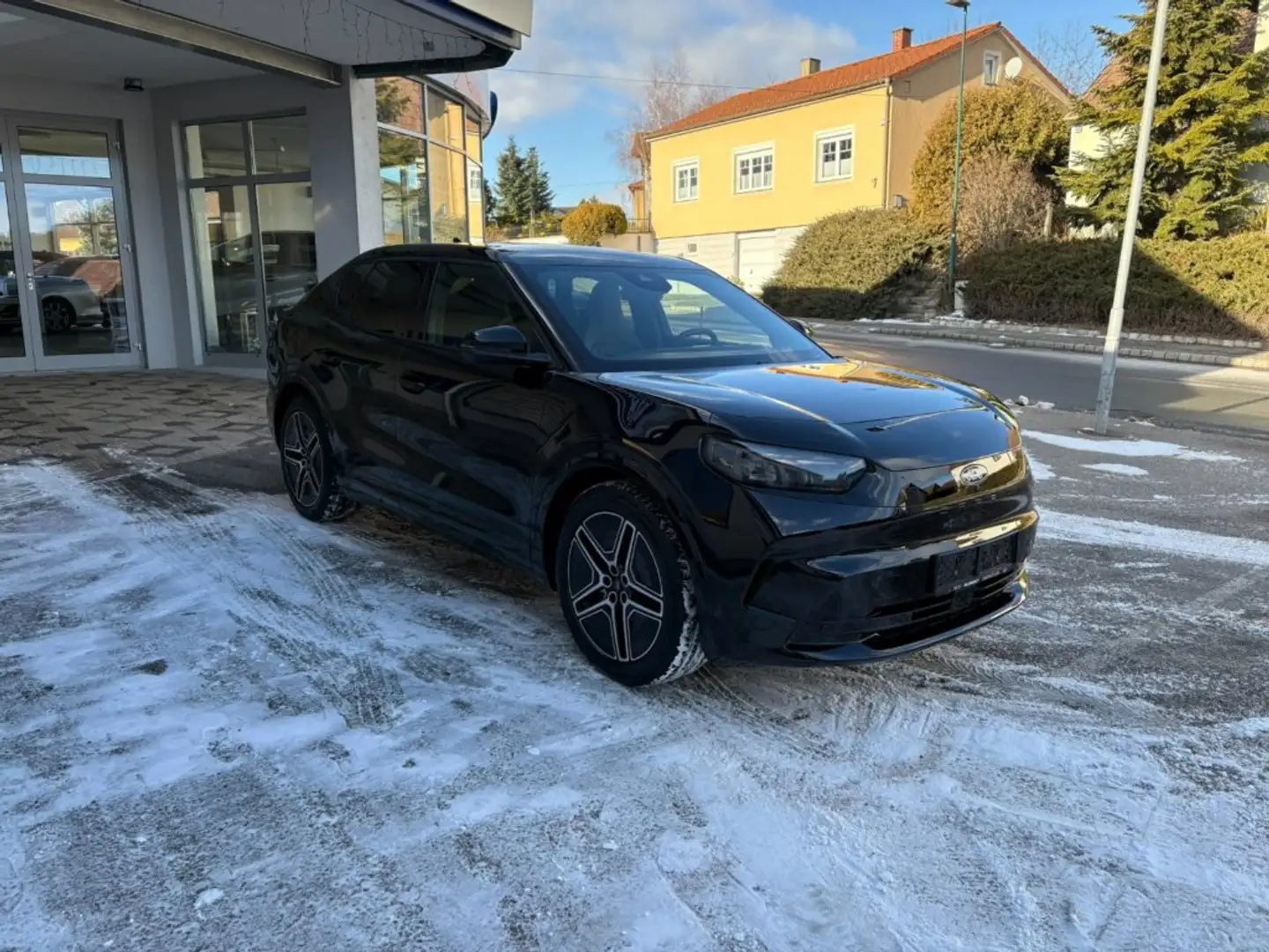 Ford Capri Premium Extended Range 77kWh Schwarz - 2