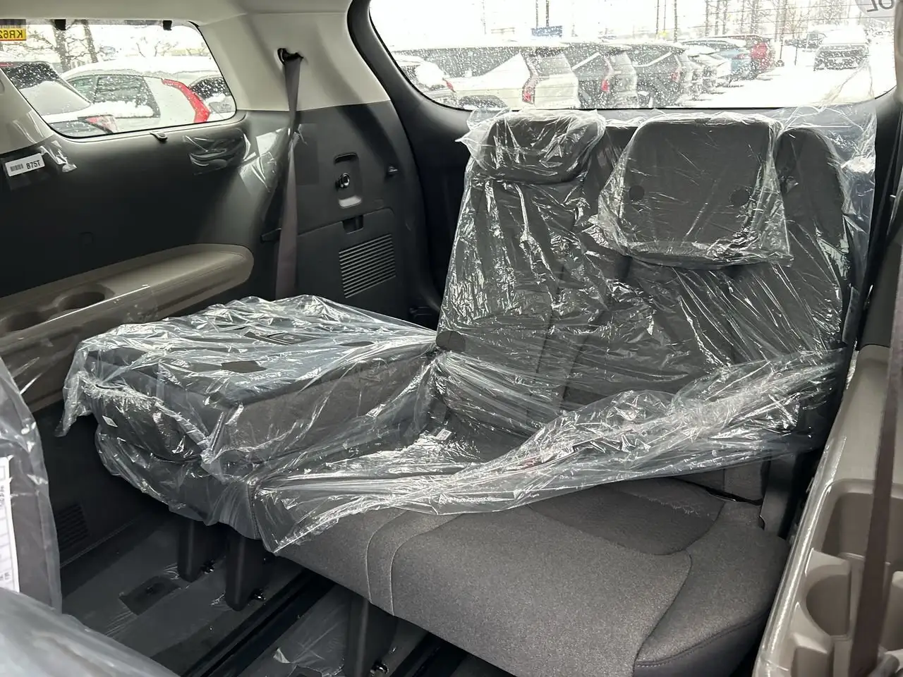 Kia Carnival снимка Kia Carnival